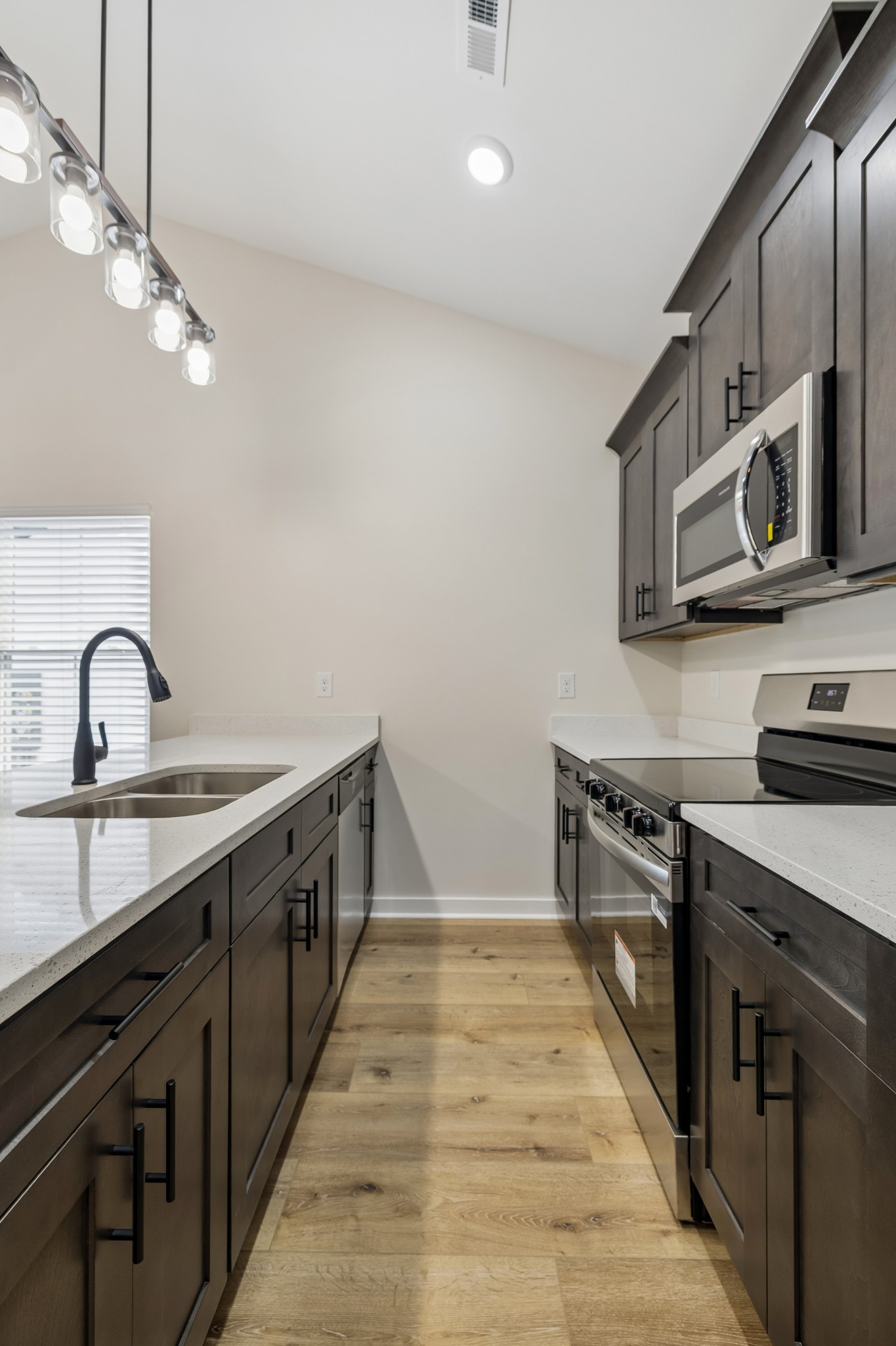 127 Deer Valley Drive E Property Photo 18