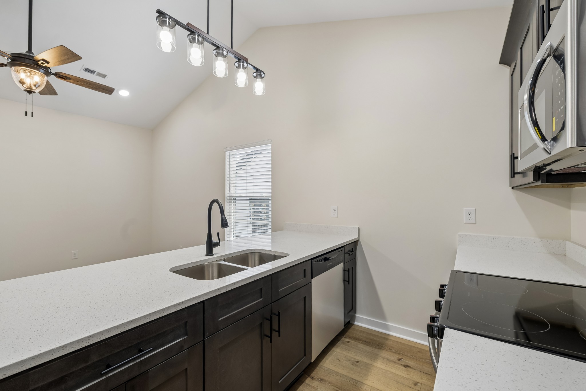 127 Deer Valley Drive E Property Photo 19