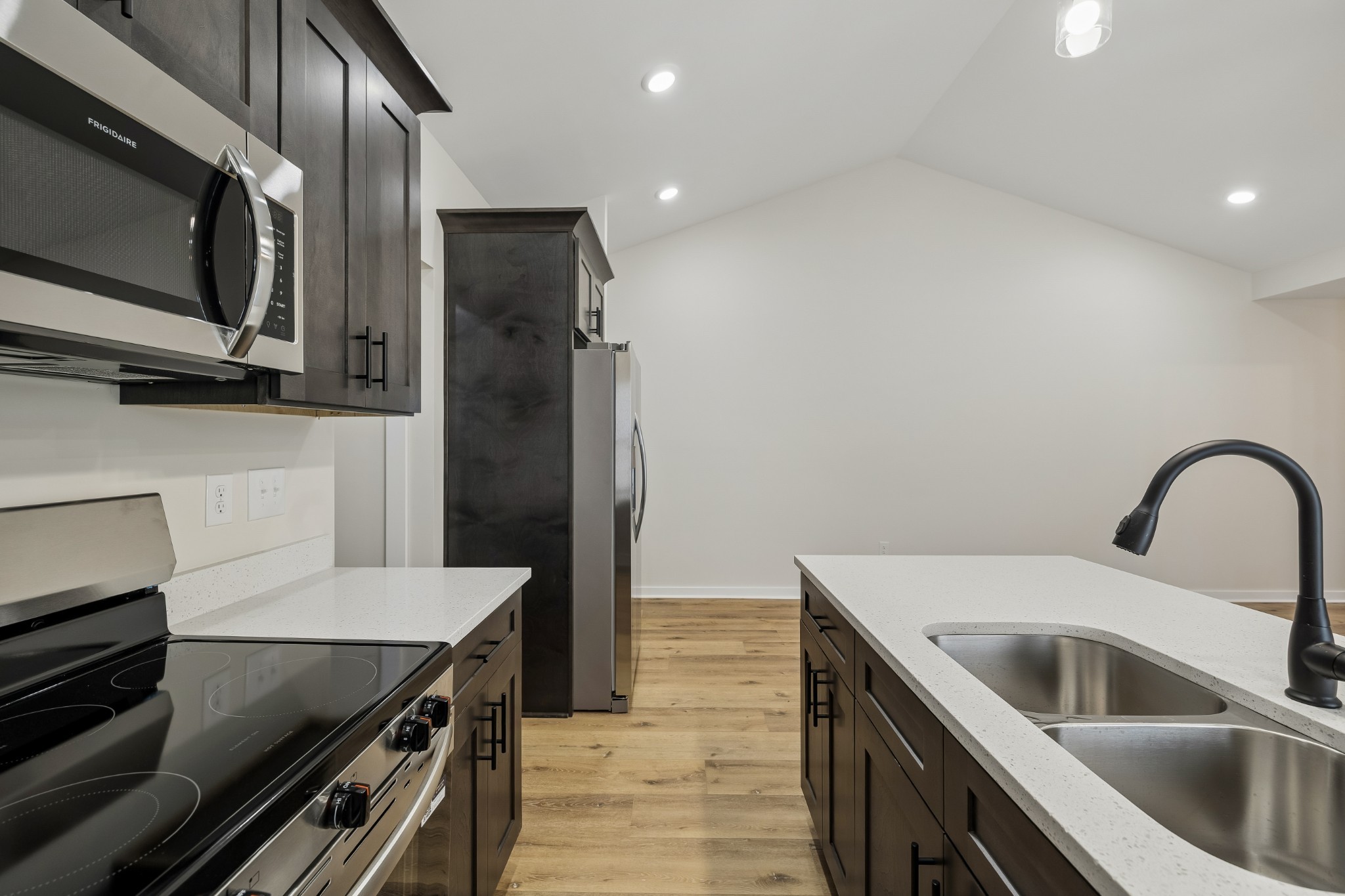 127 Deer Valley Drive E Property Photo 20