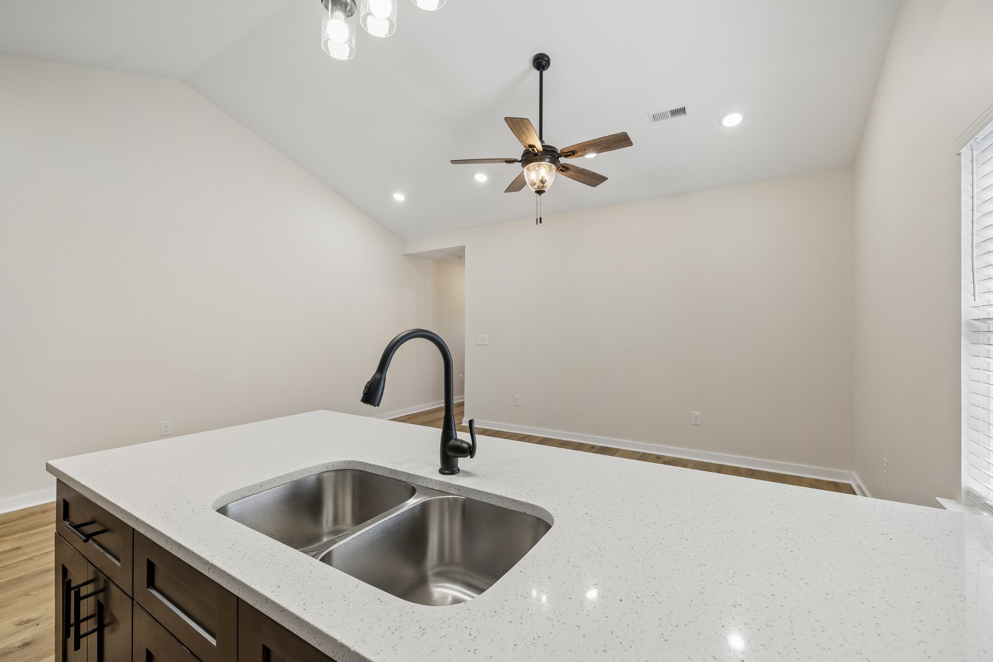 127 Deer Valley Drive E Property Photo 21