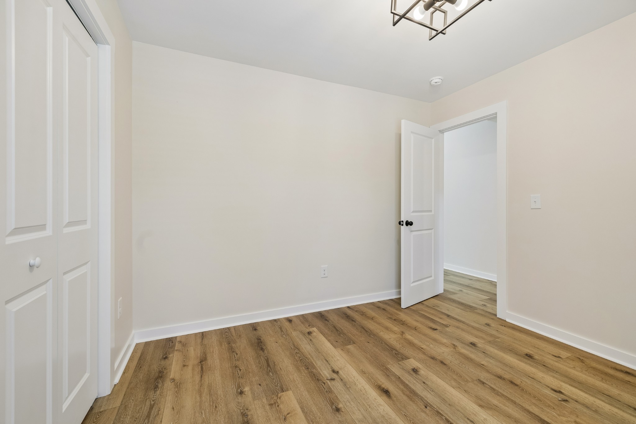 127 Deer Valley Drive E Property Photo 33