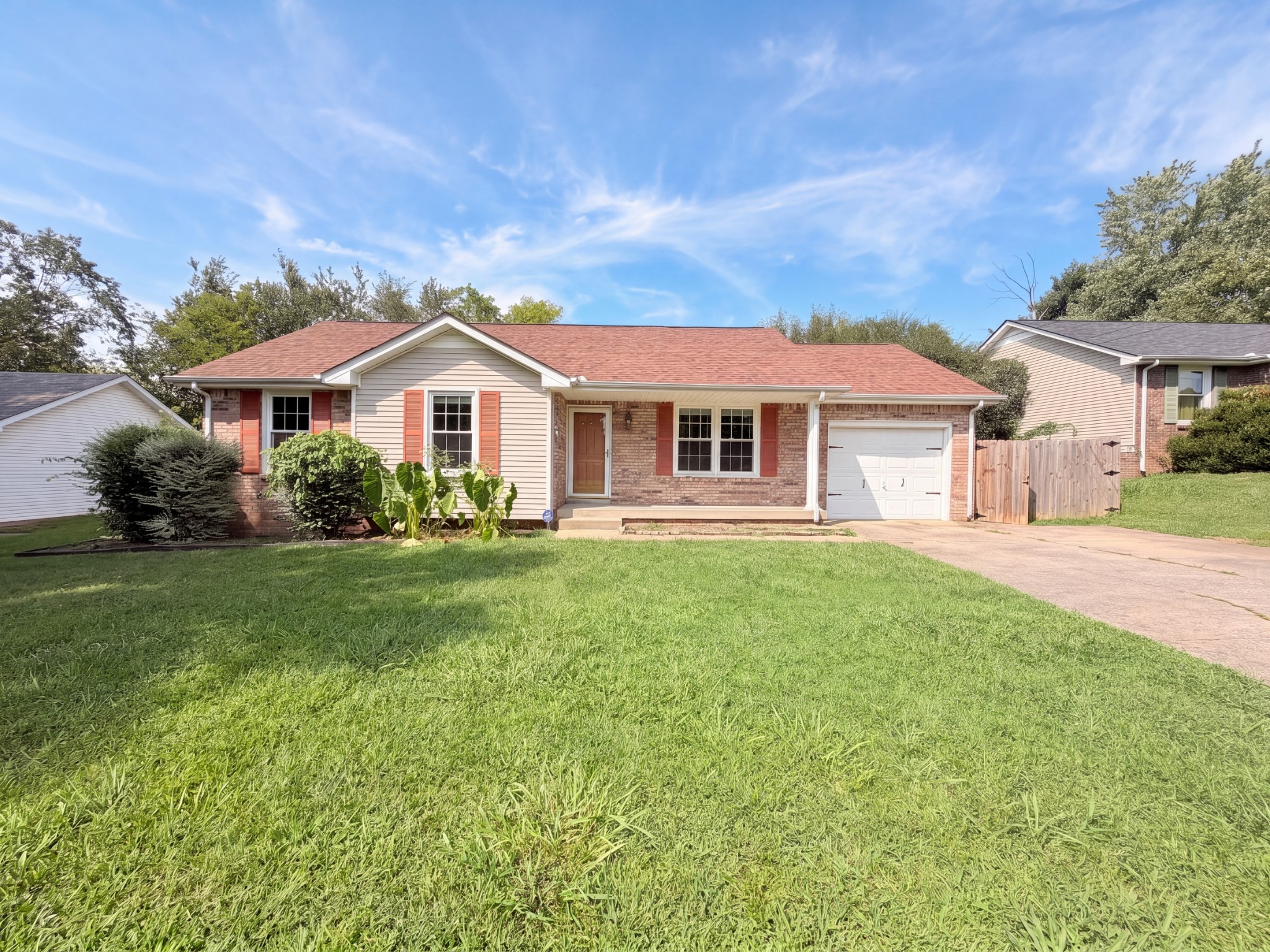 1227 Crystal Dr Property Photo 1