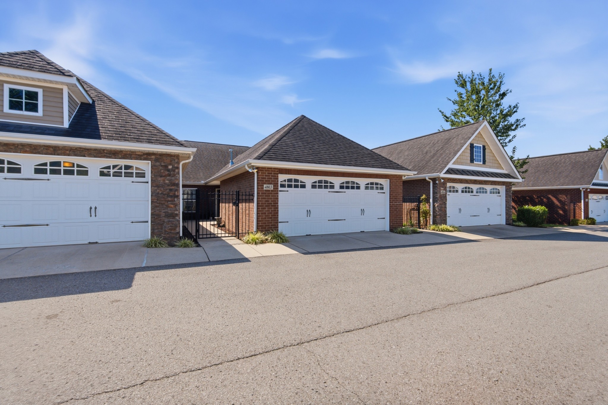 395 Devon Chase Hl Property Photo 1