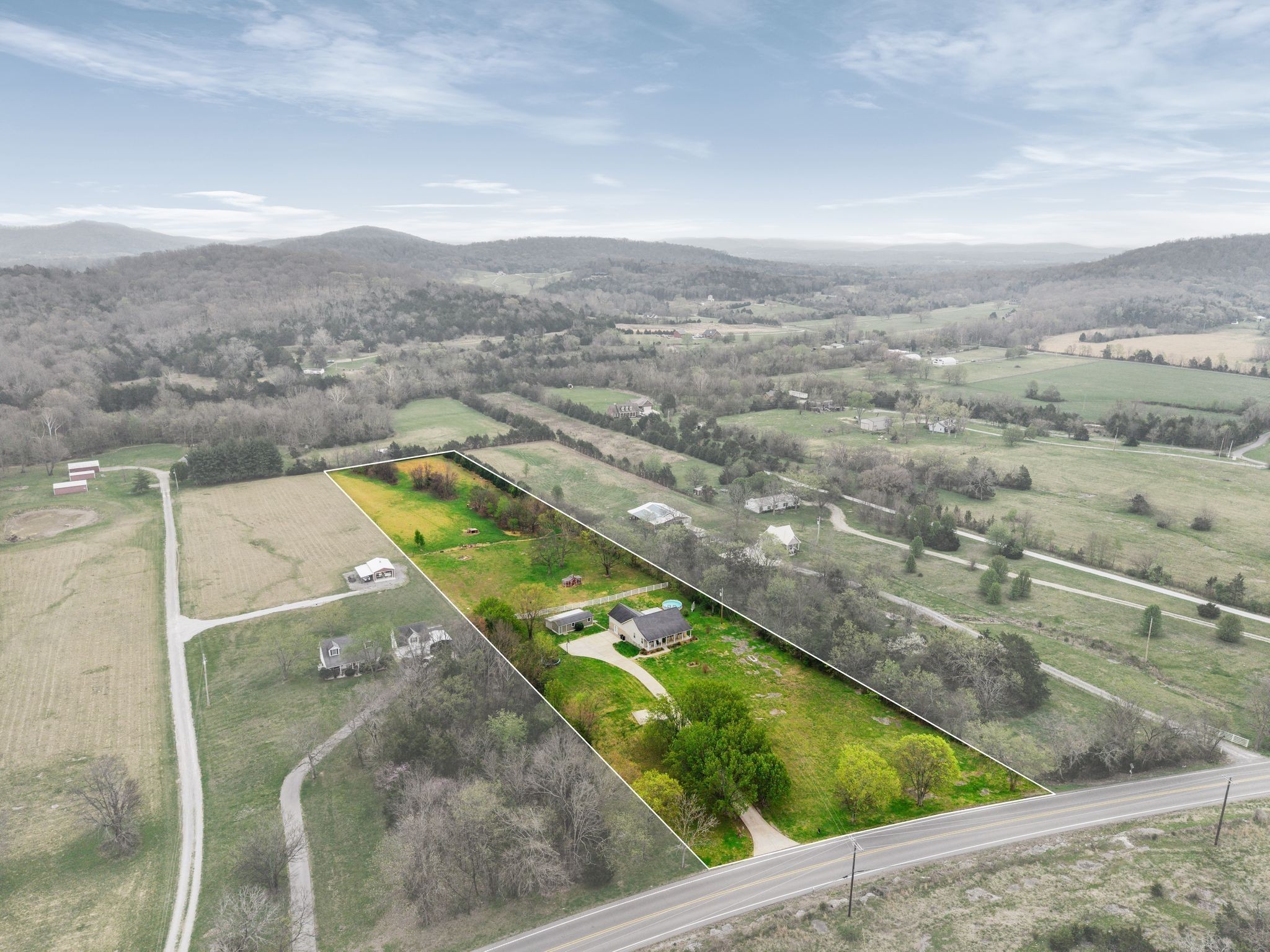 15541 Cainsville Rd Property Photo 1