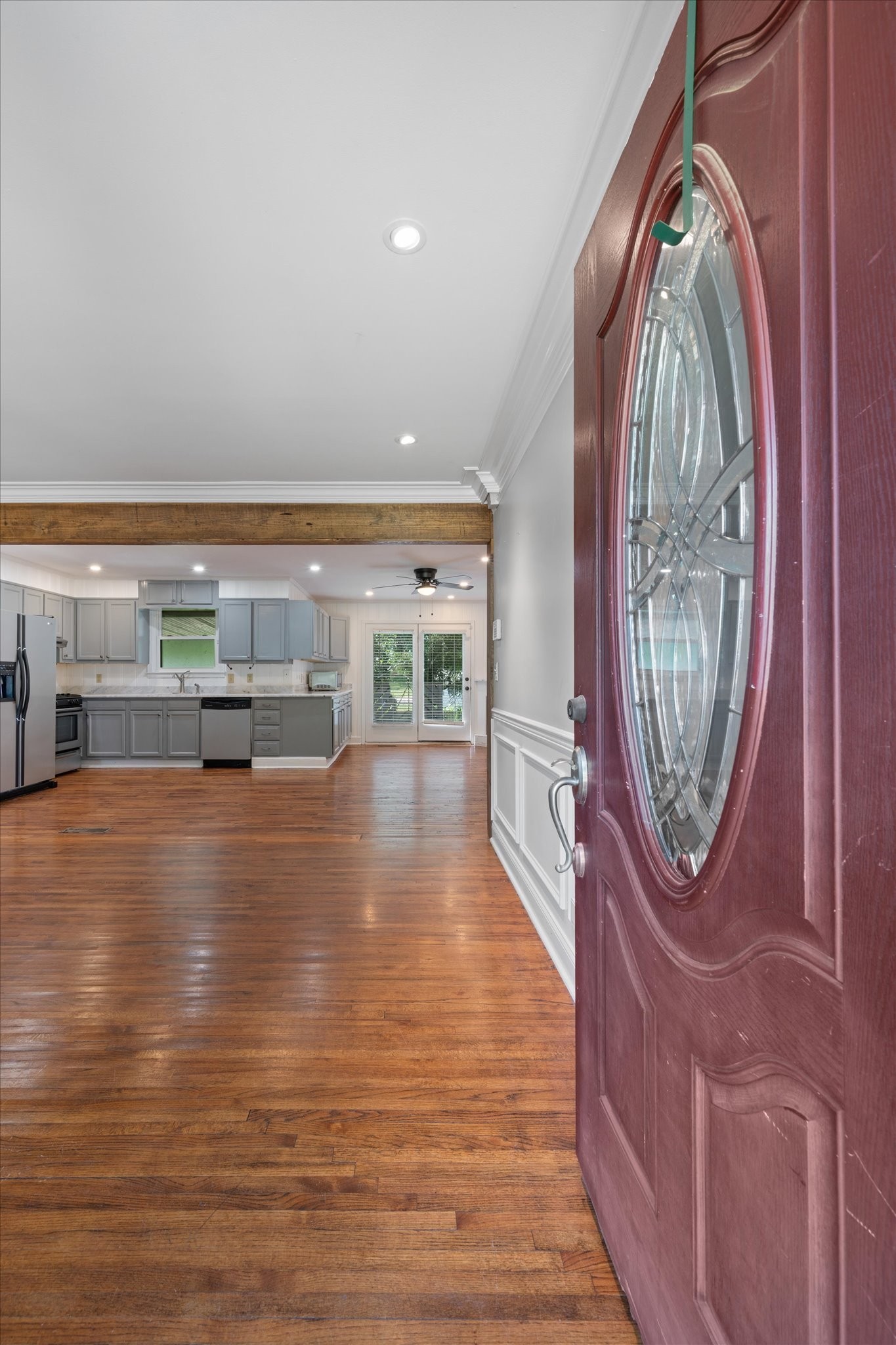 6628 Cabot Dr Property Photo 4