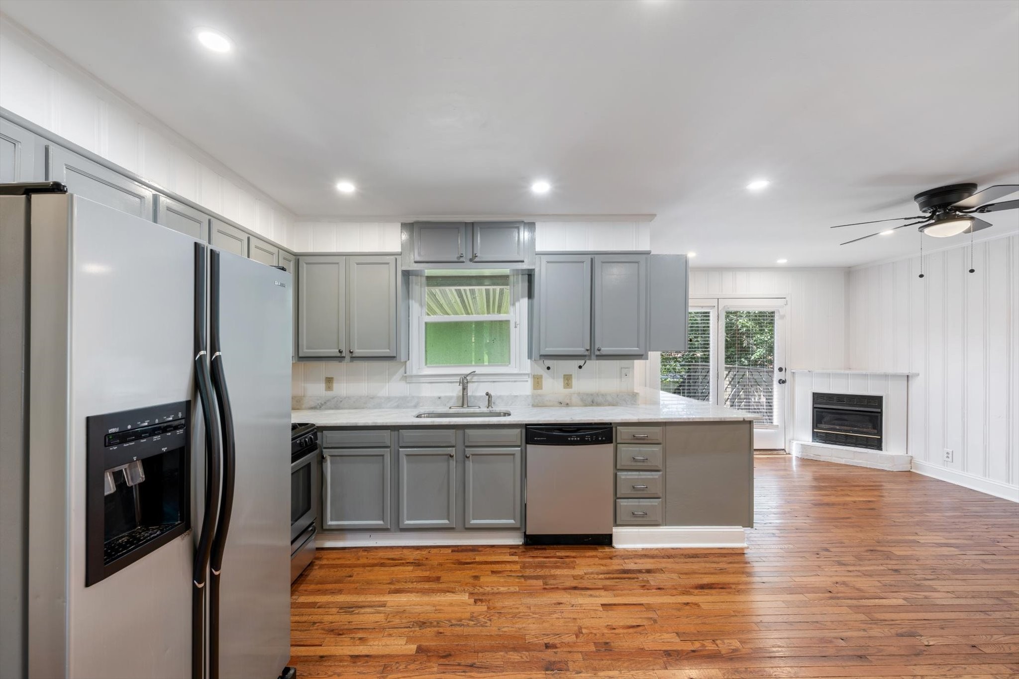 6628 Cabot Dr Property Photo 10