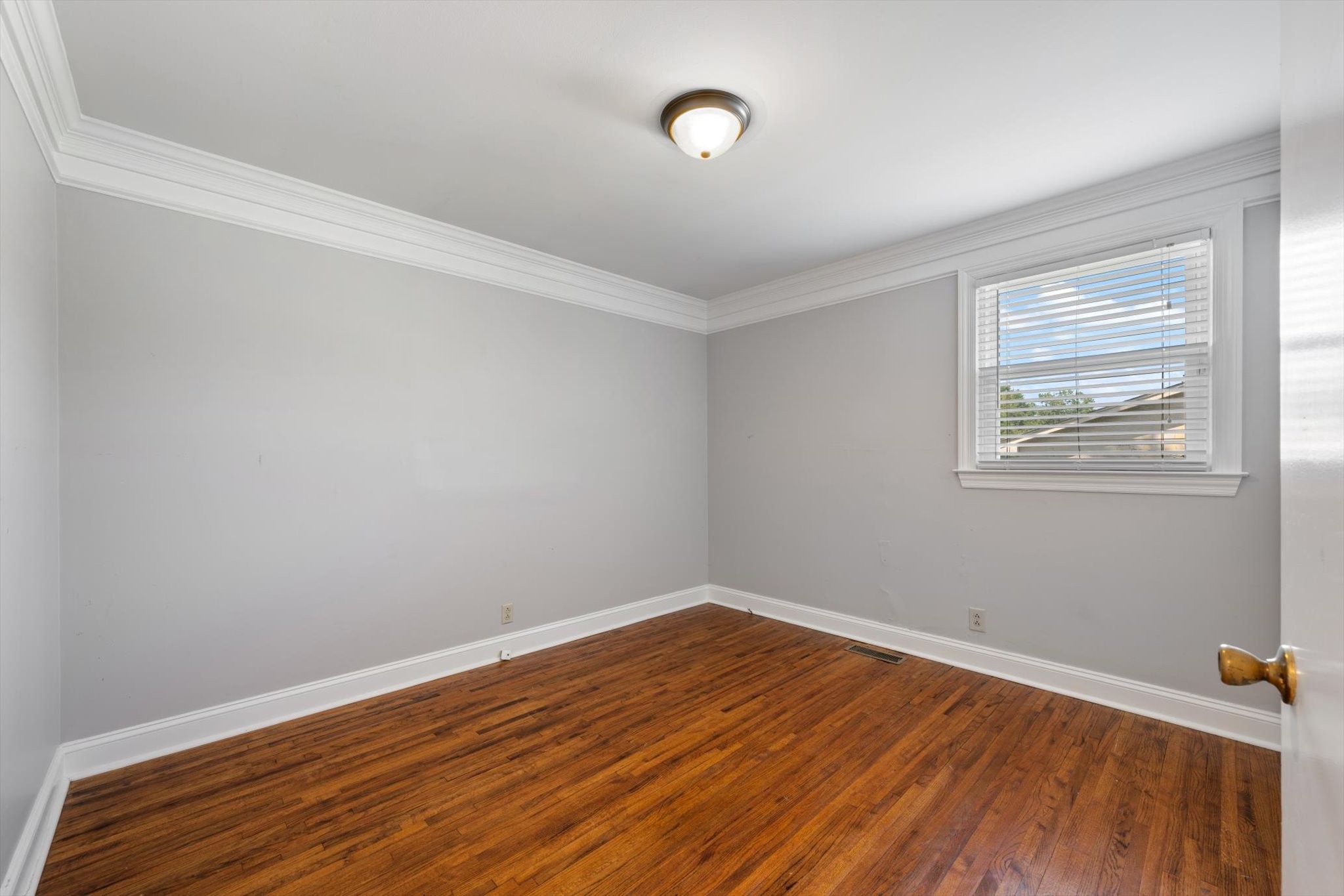 6628 Cabot Dr Property Photo 20