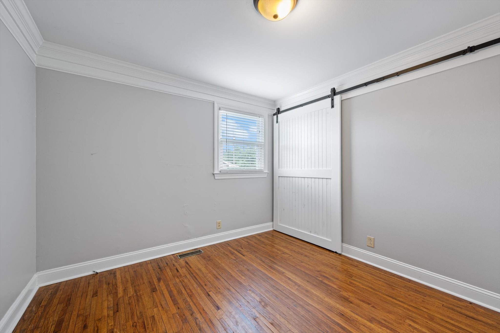 6628 Cabot Dr Property Photo 21