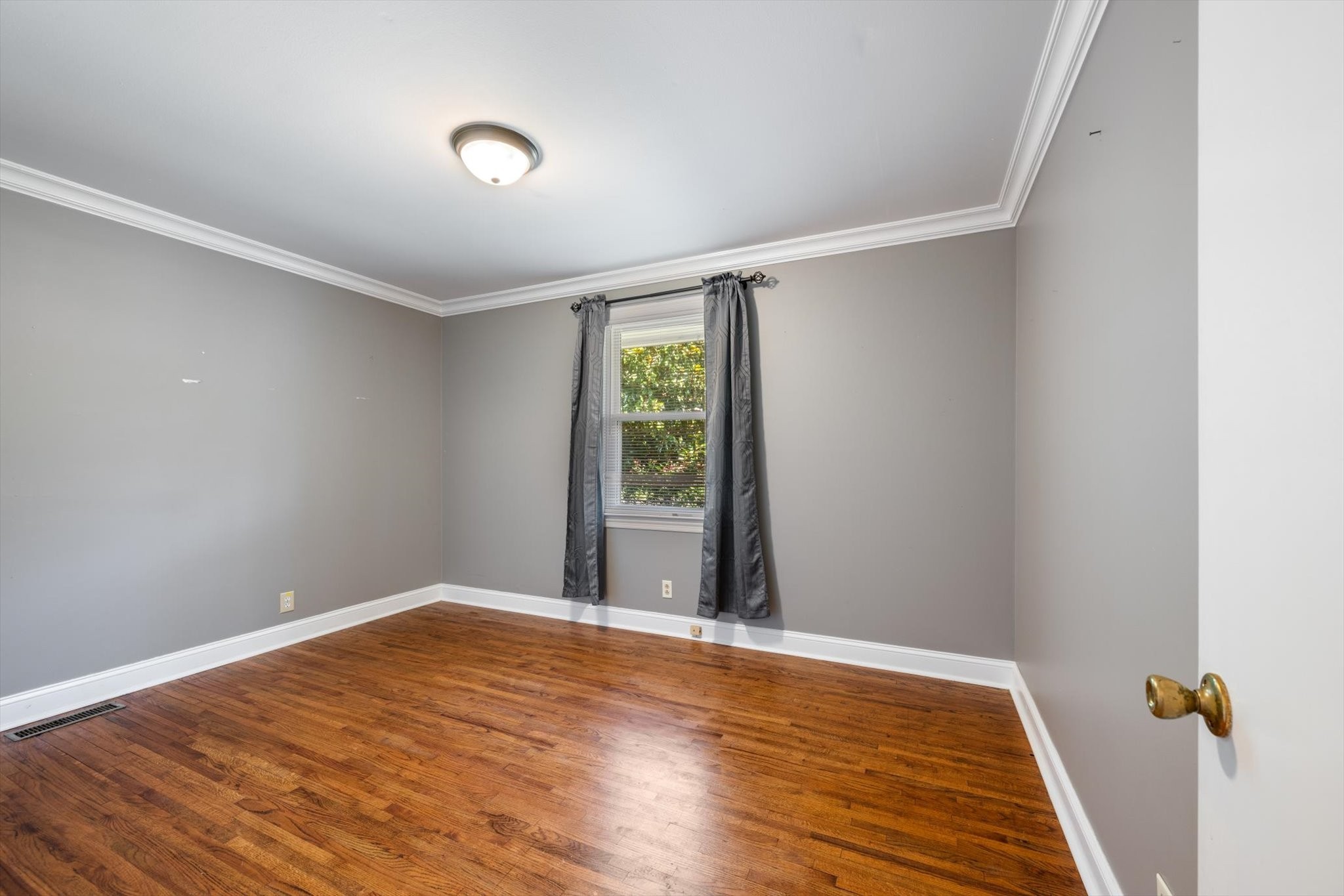 6628 Cabot Dr Property Photo 22