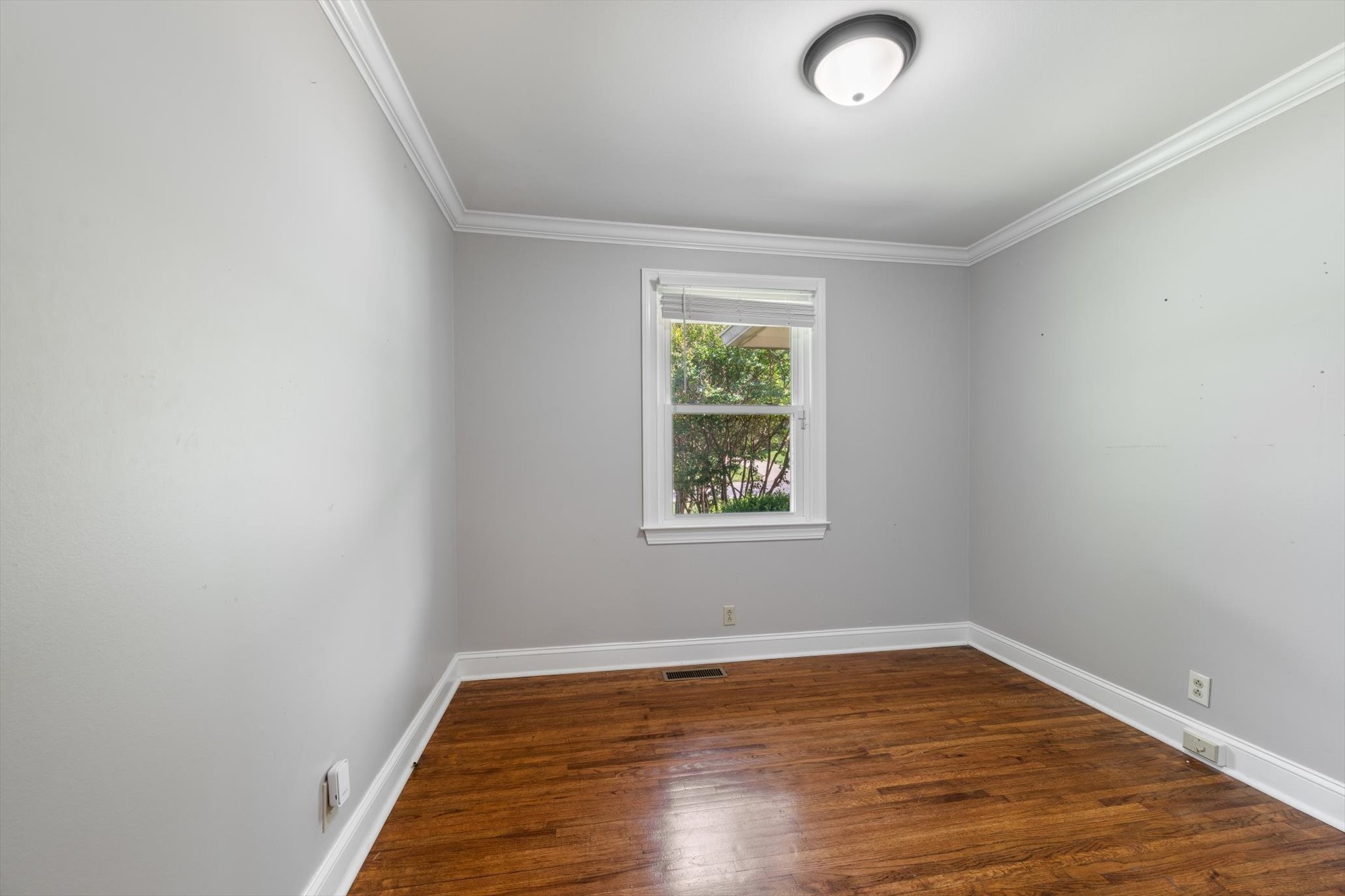 6628 Cabot Dr Property Photo 24