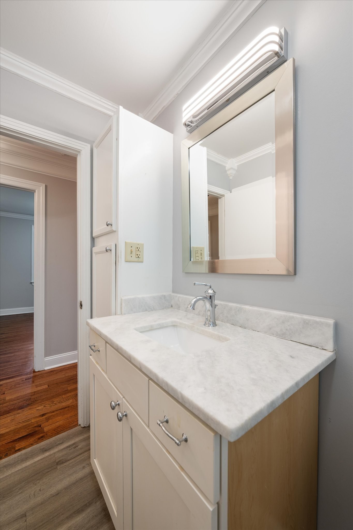 6628 Cabot Dr Property Photo 26