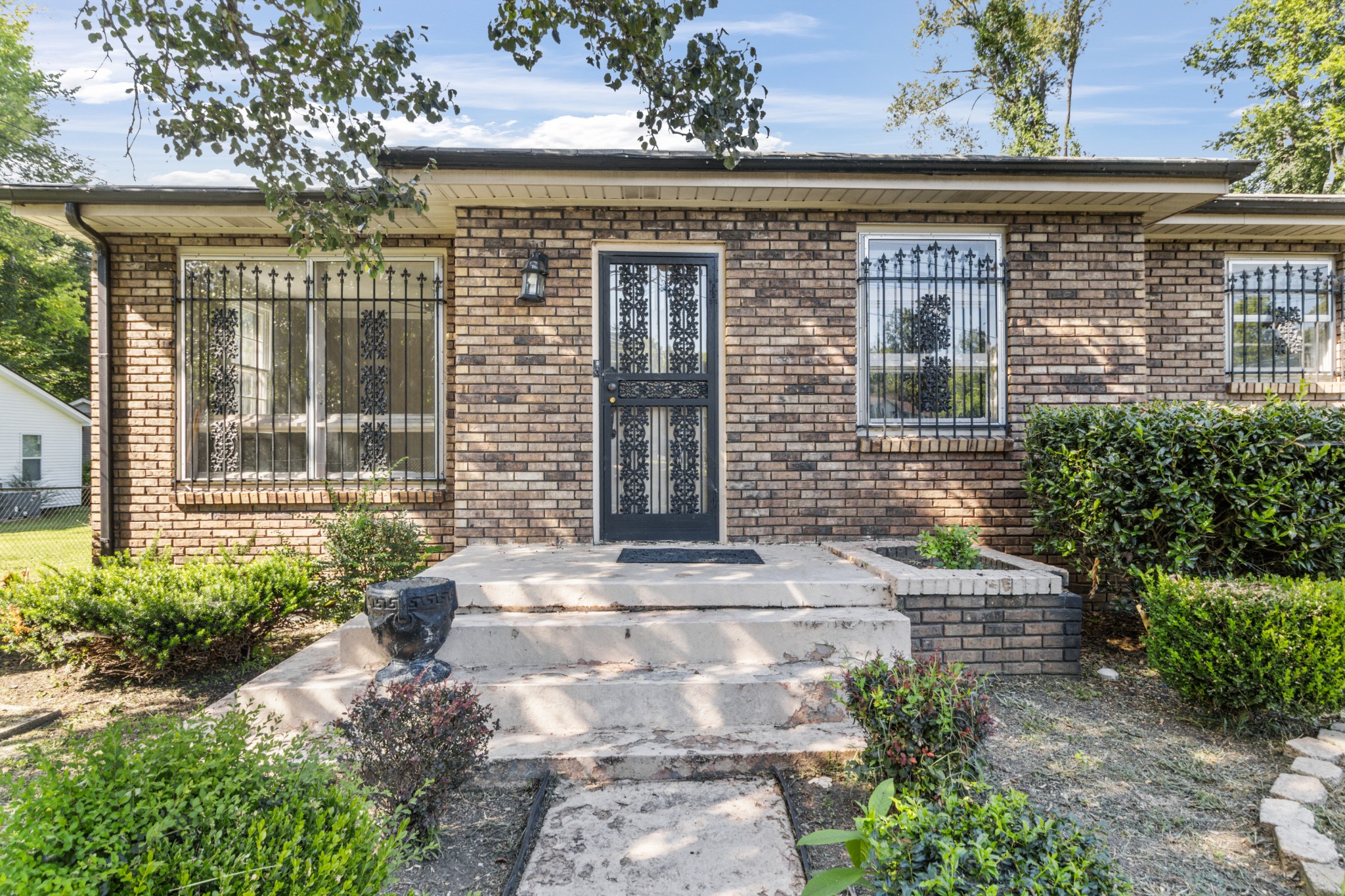 1205 Poplar St Property Photo 1