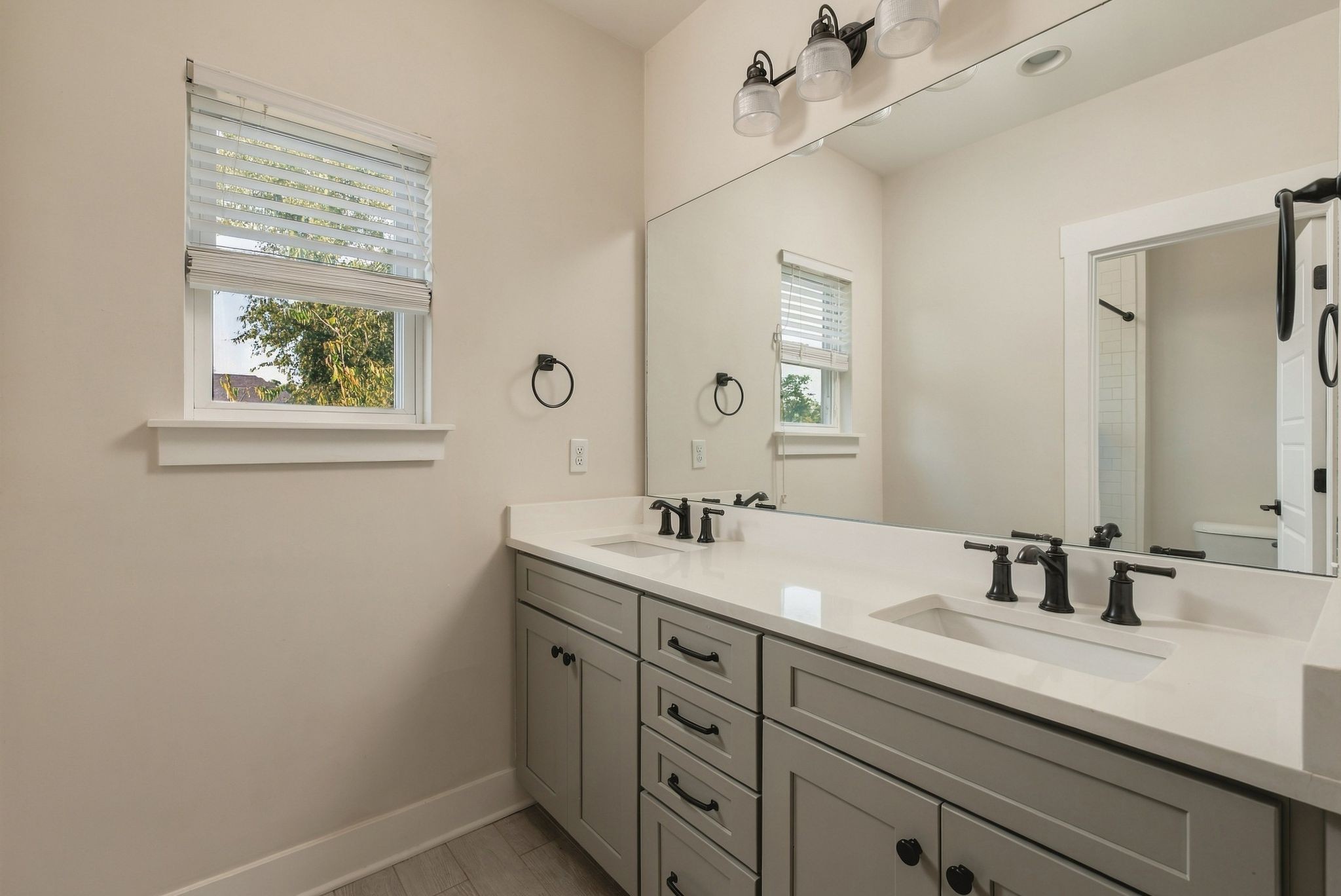 1812 Cephas St Property Photo 42