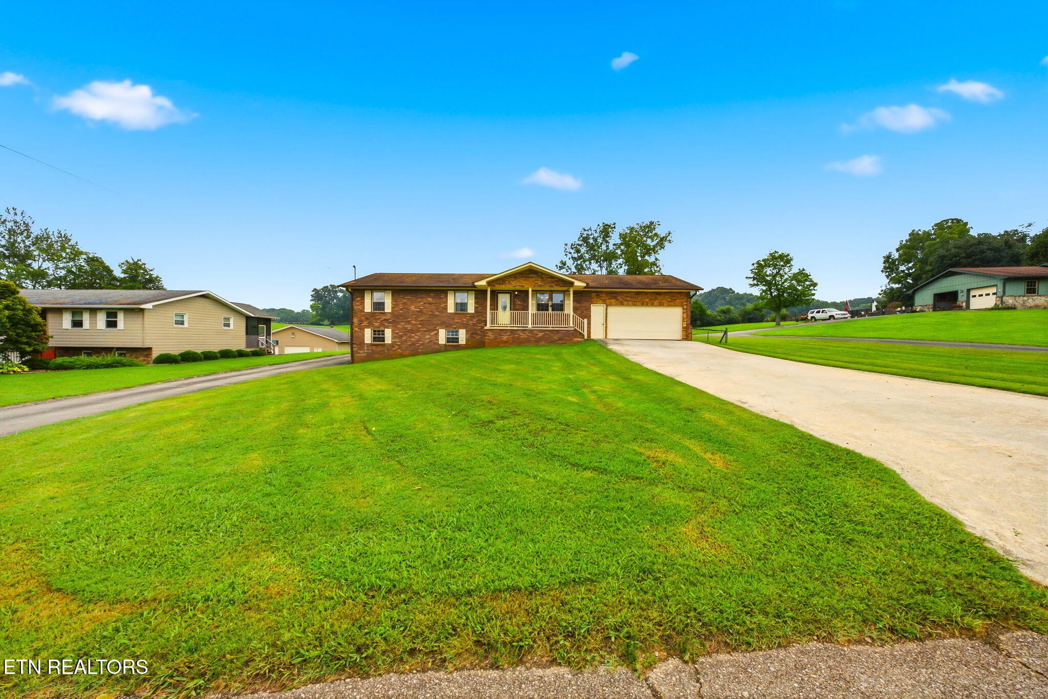 208 Overlook Drive Property Photo 1
