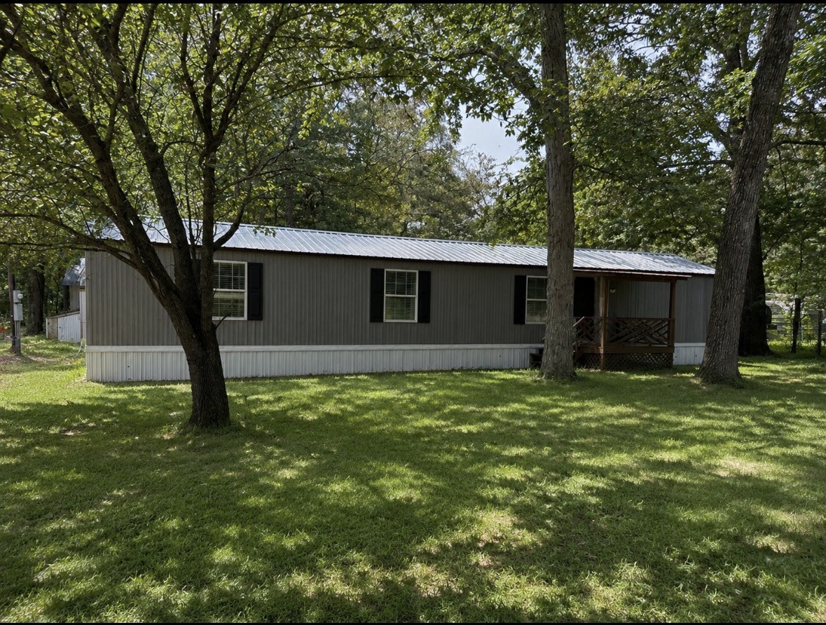403 Sharps Ln Property Photo 1
