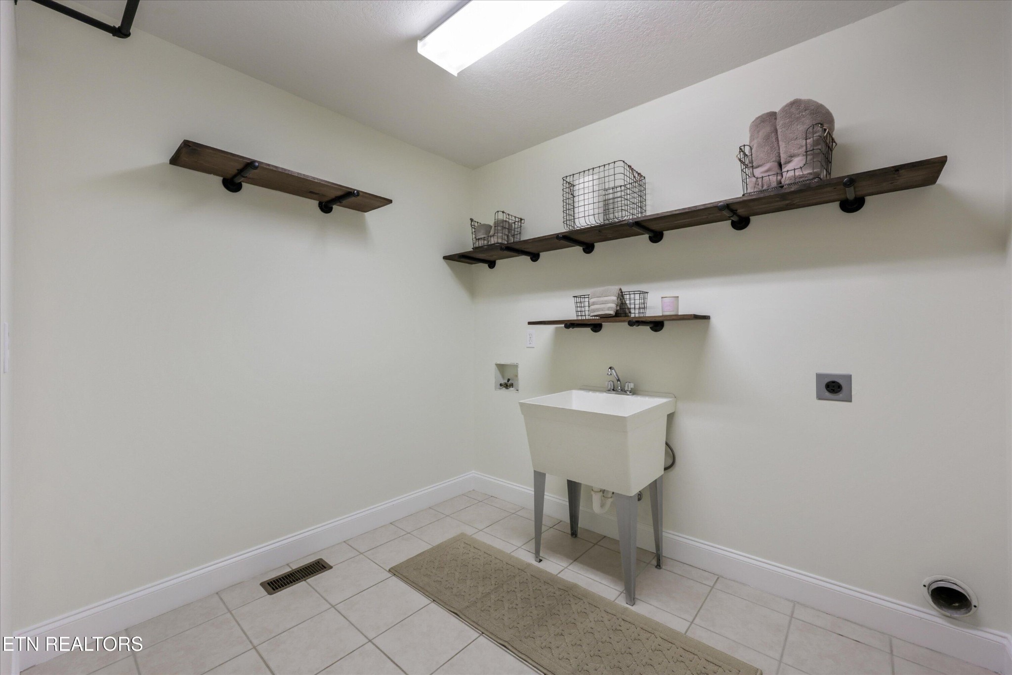 612 Yellow Rose Lane Property Photo 38