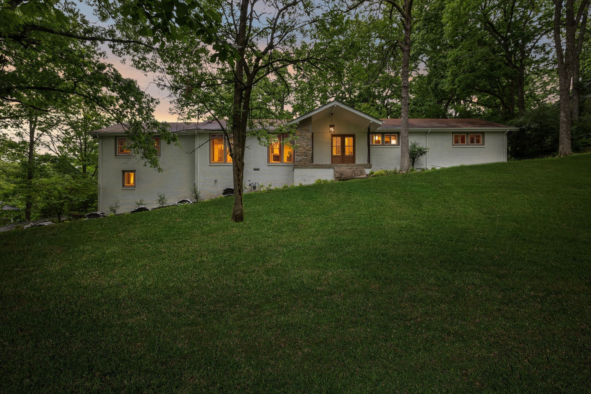 909 Plateau Pkwy Property Photo 1