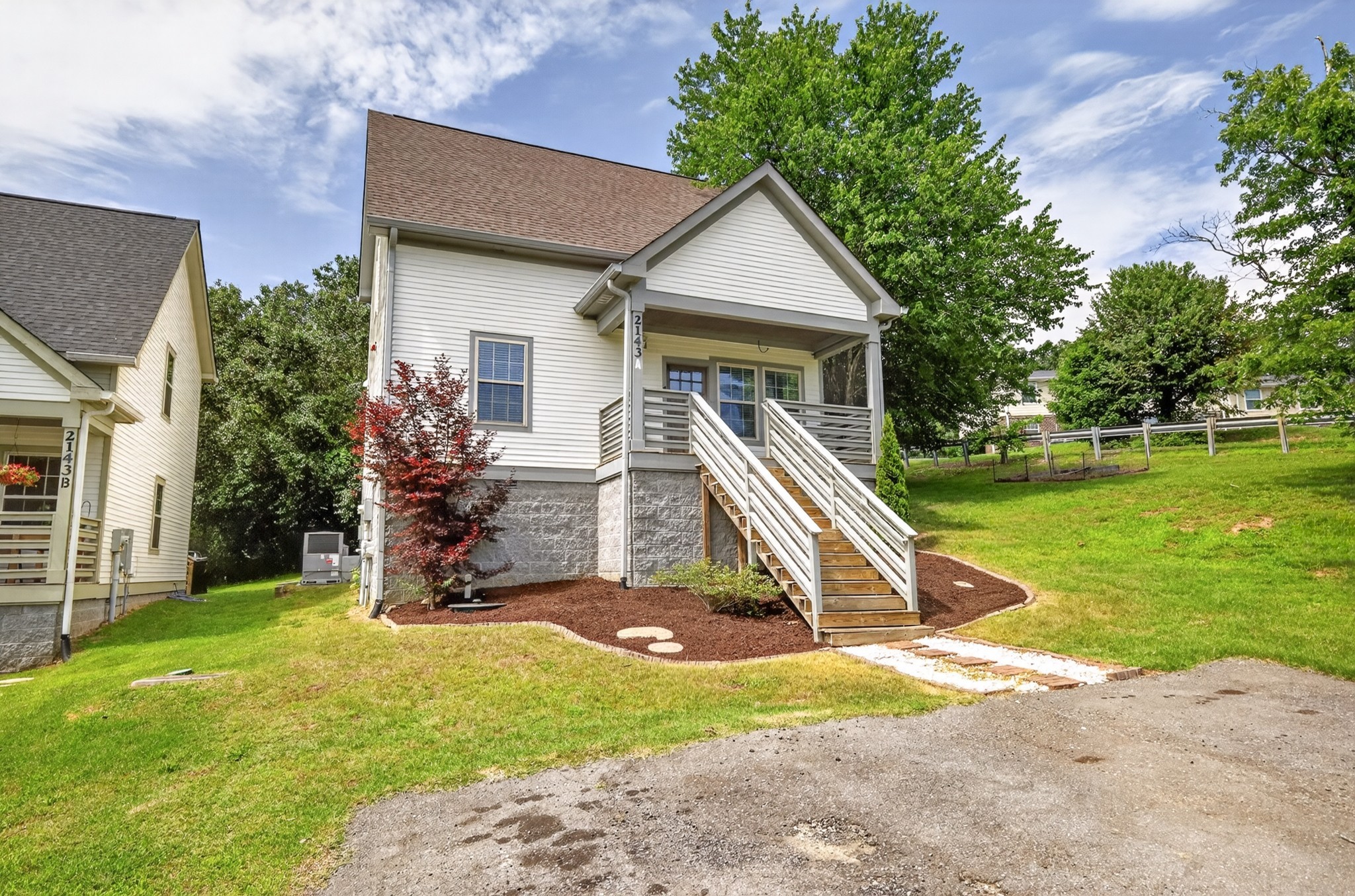 2143 Bell St Property Photo 4