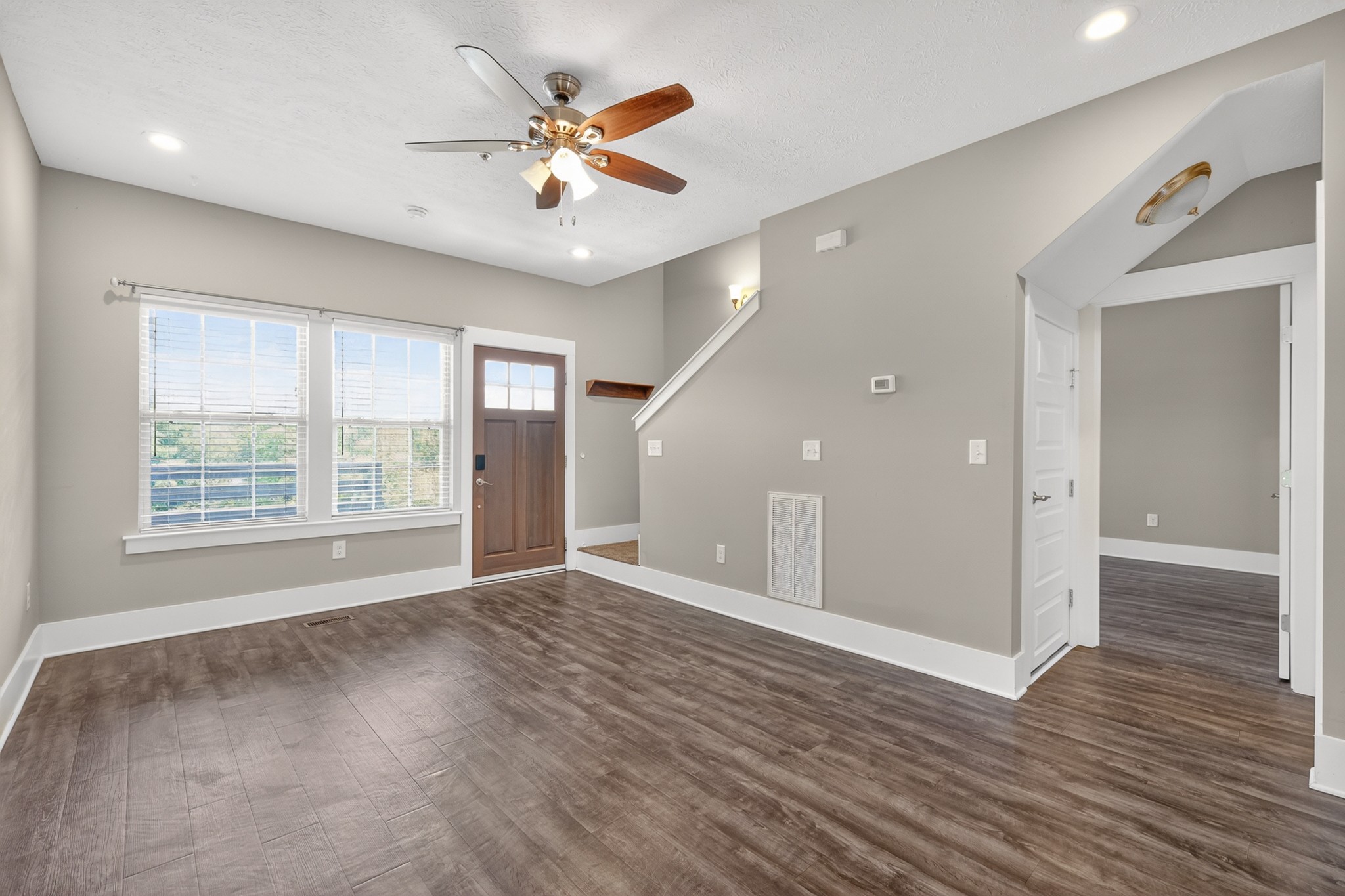 2143 Bell St Property Photo 11
