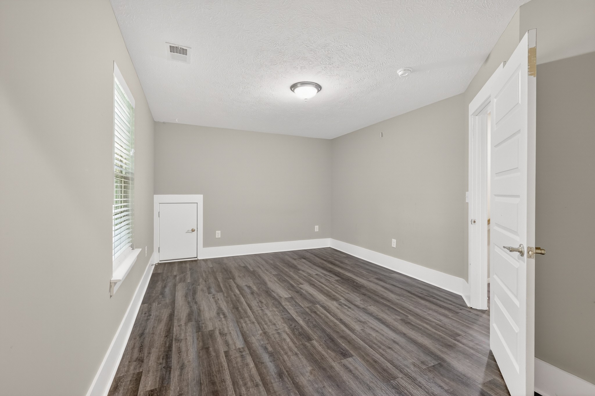 2143 Bell St Property Photo 29