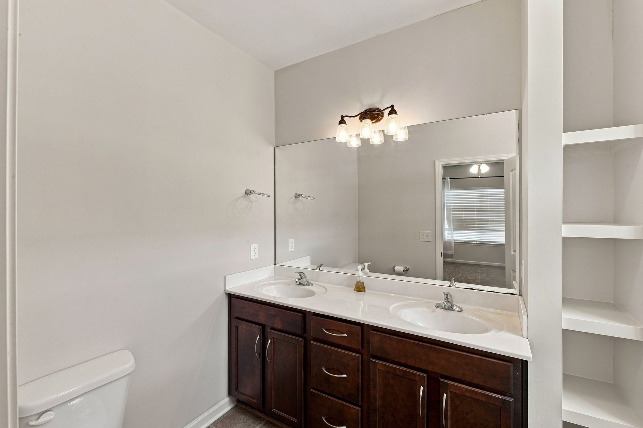 211 Wyburn Pl Property Photo 21