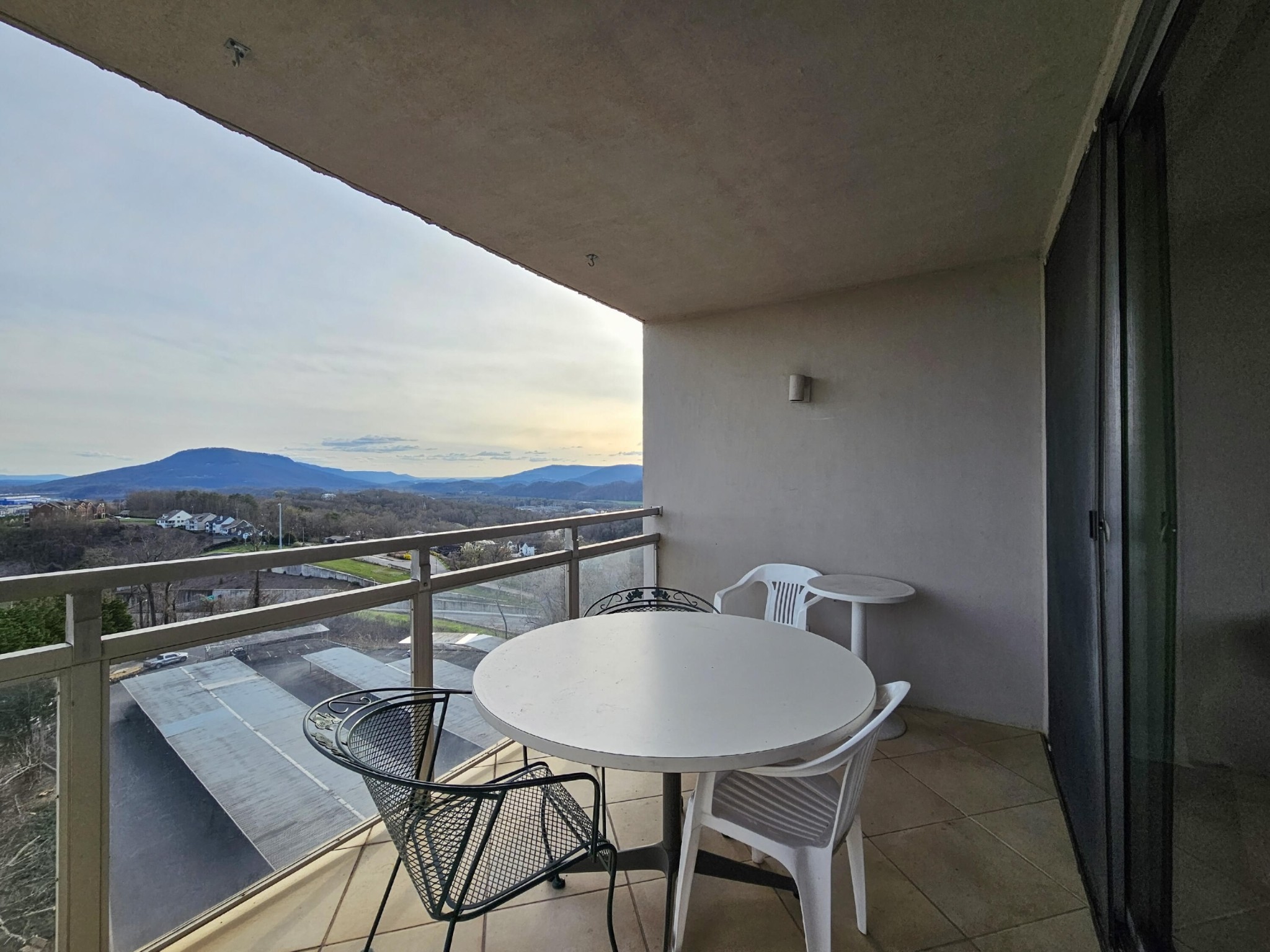 1131 Stringers Ridge Road Property Photo 12