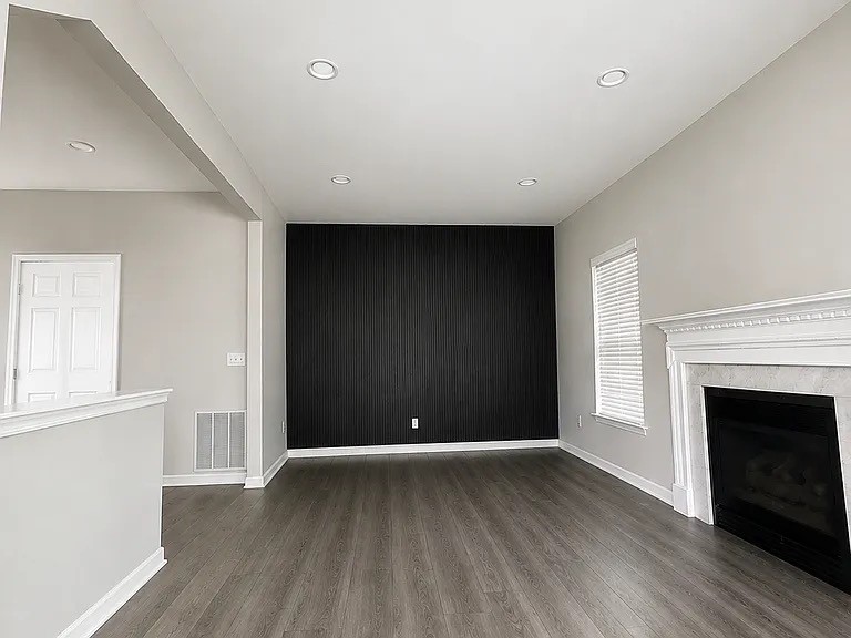 648 Huffine Manor Cir Property Photo 2