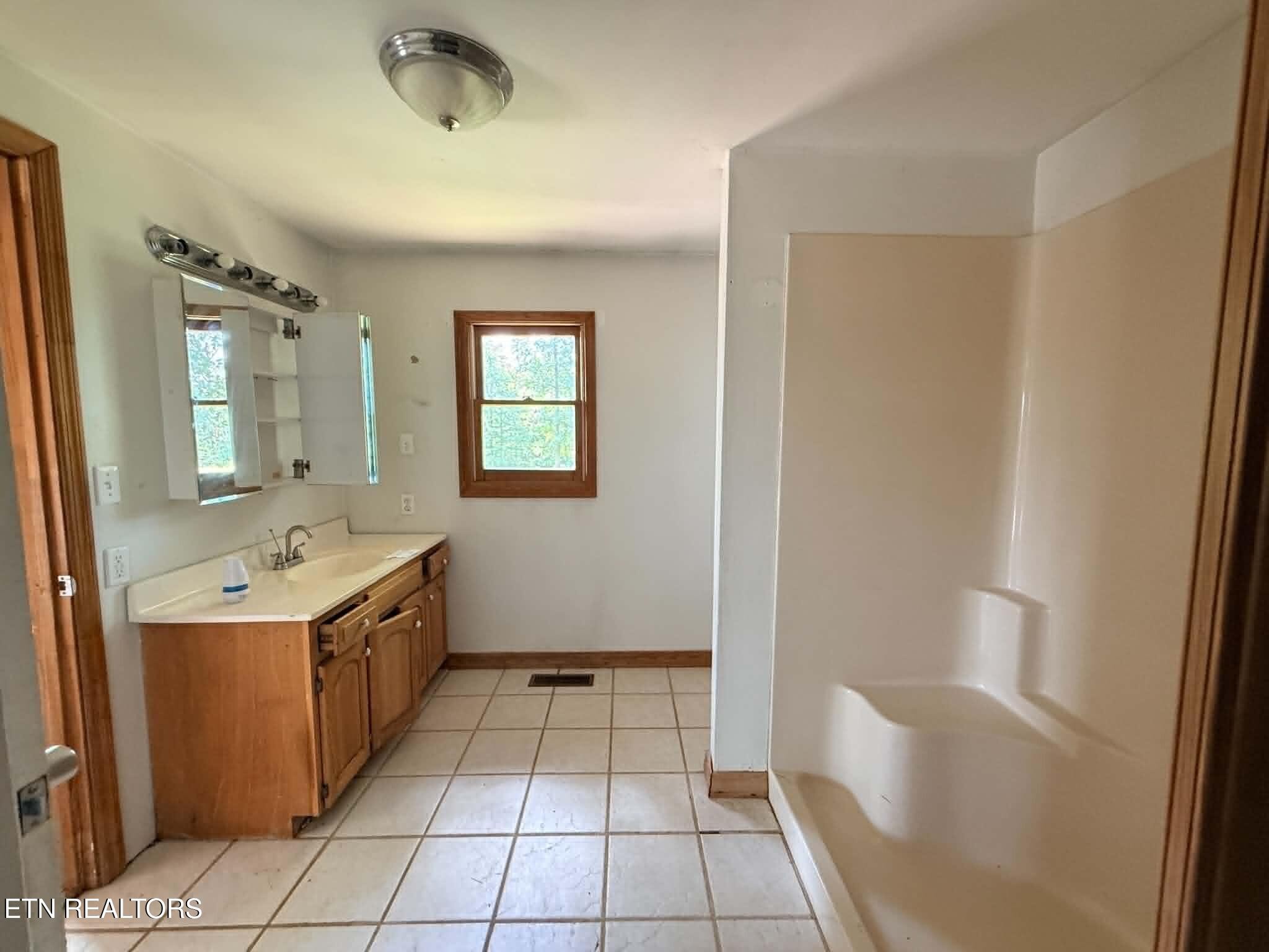 731 Pleasant Grove Rd Property Photo 6