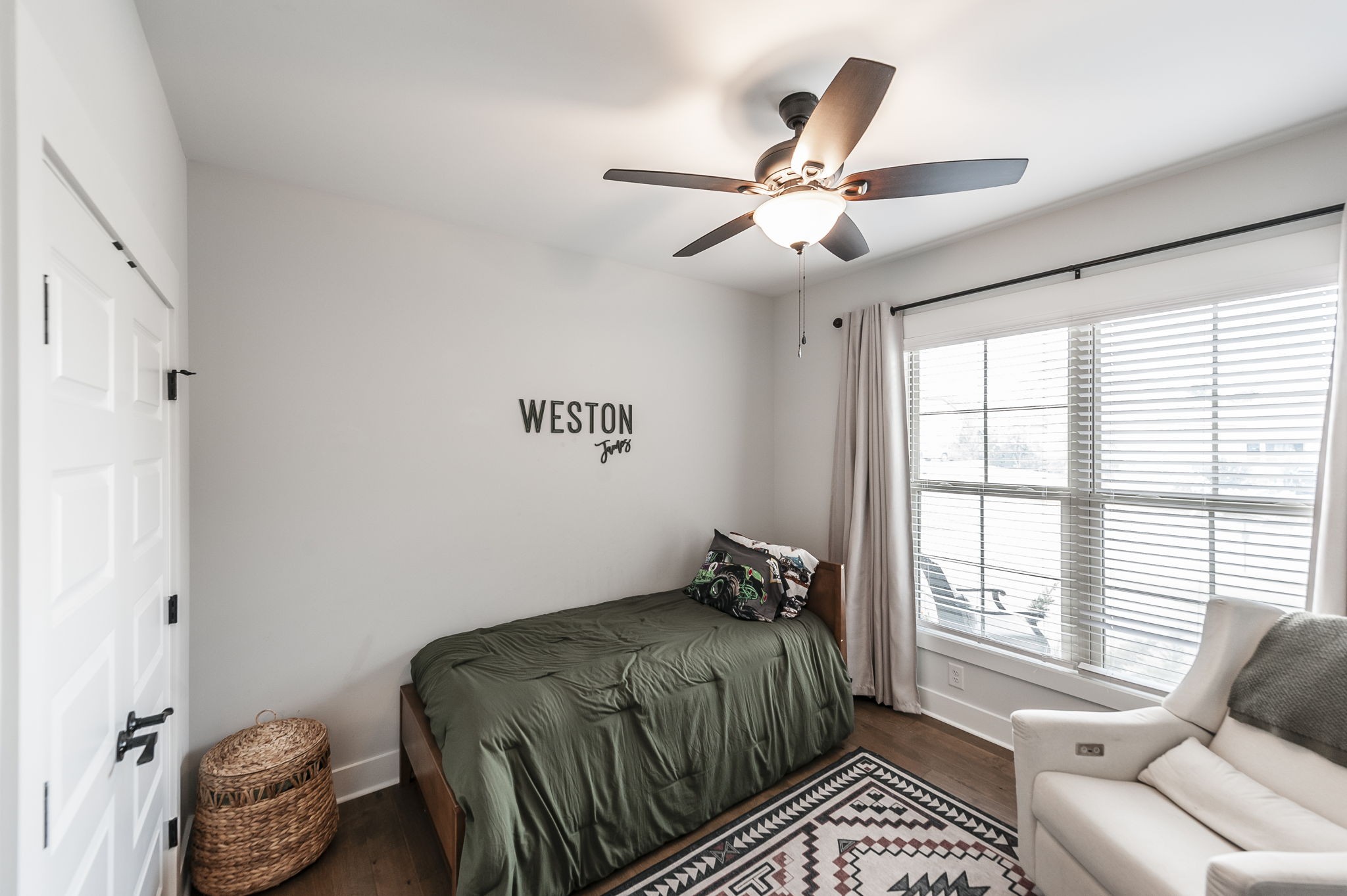 139 Compton St Property Photo 46
