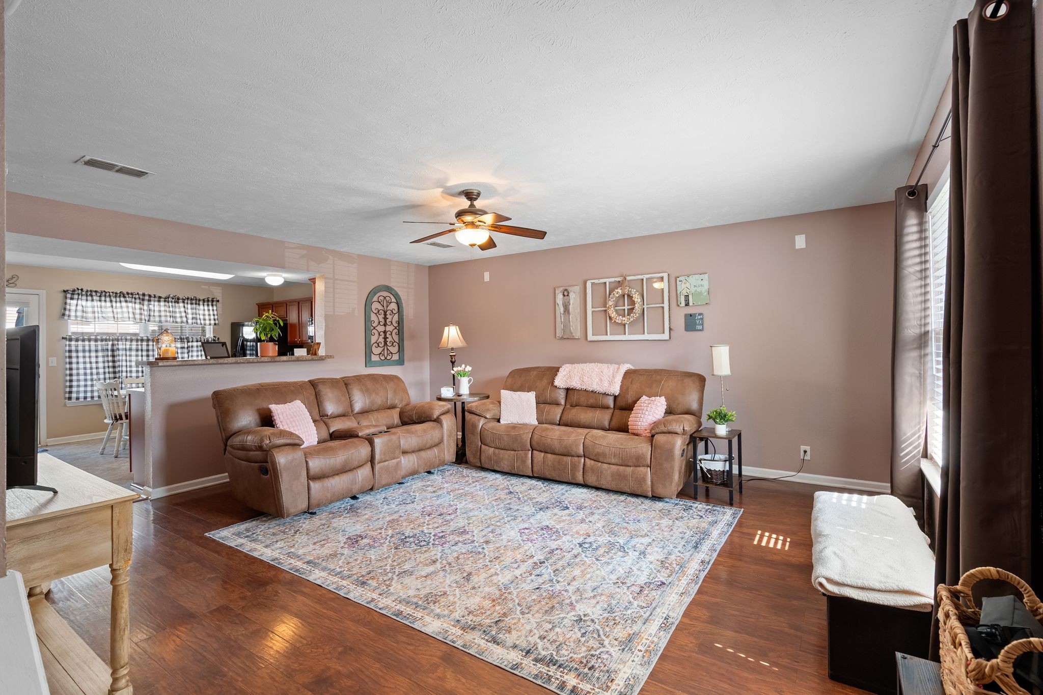 3830 Chippewa Pl Property Photo 6