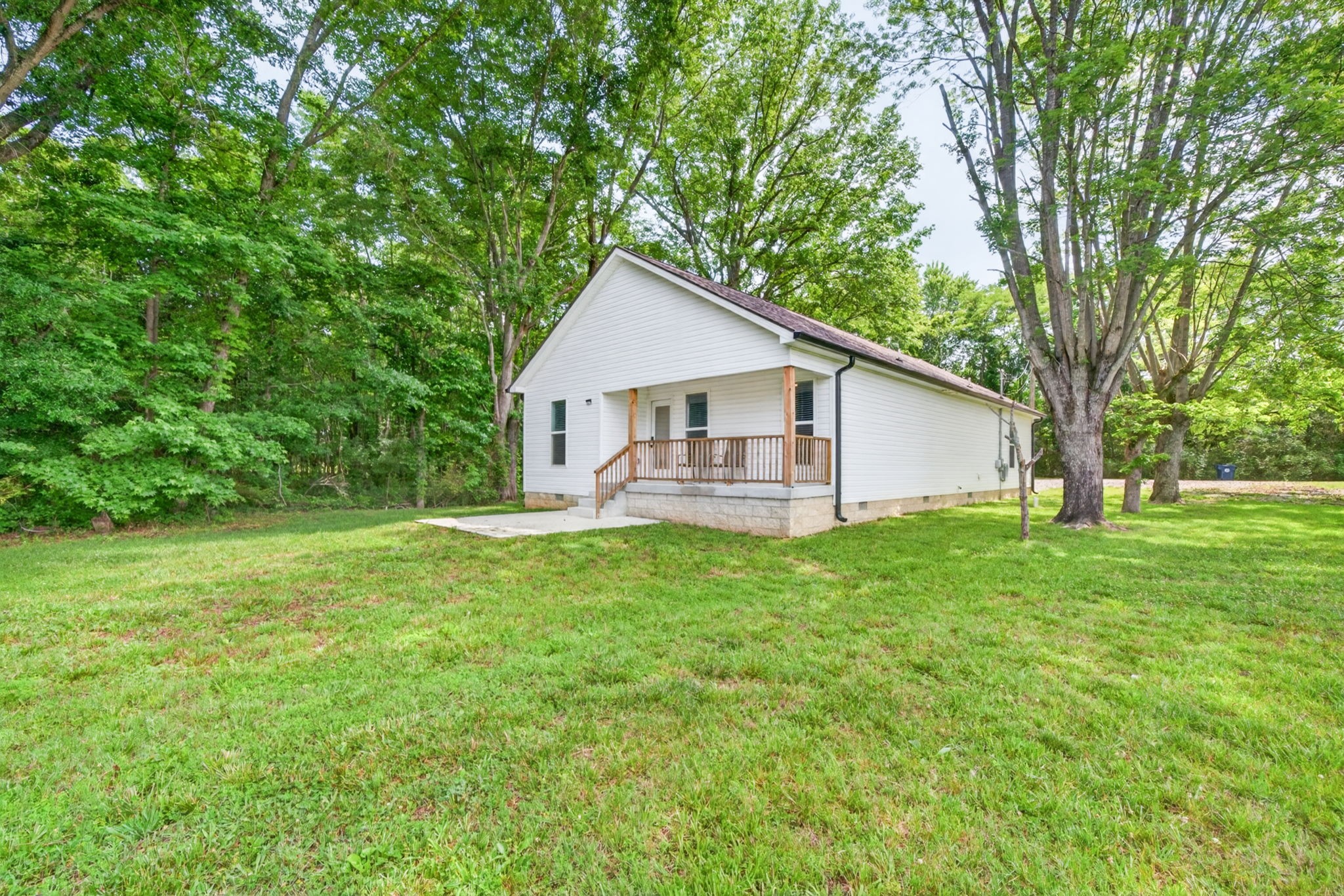 207 Lincoln St Property Photo 4