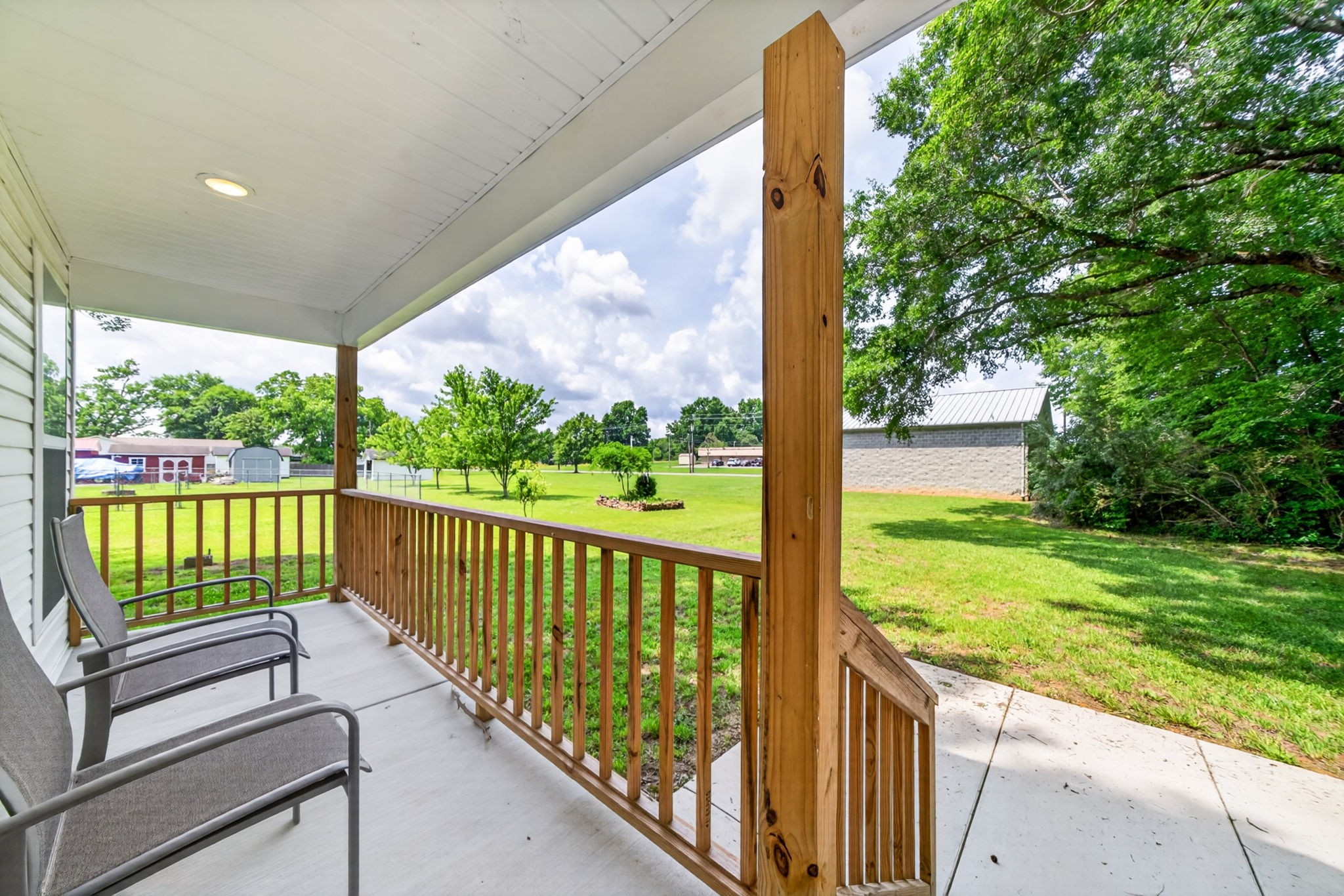 207 Lincoln St Property Photo 5