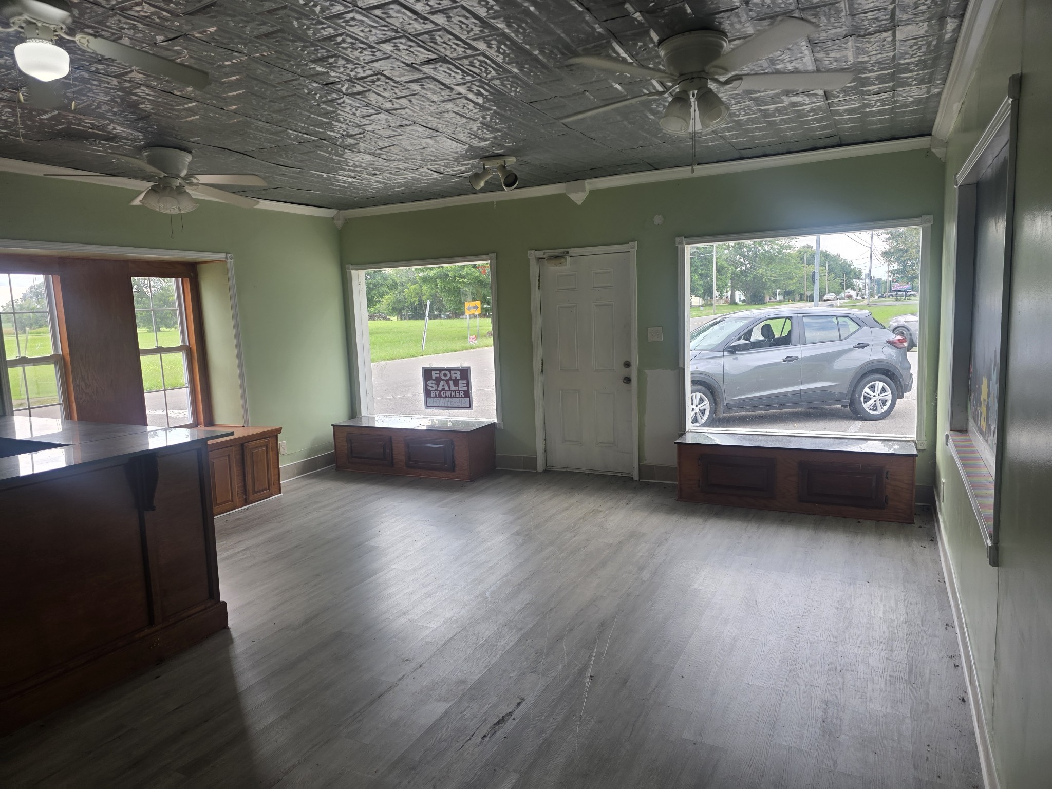 7475 Highway 52 Property Photo 1