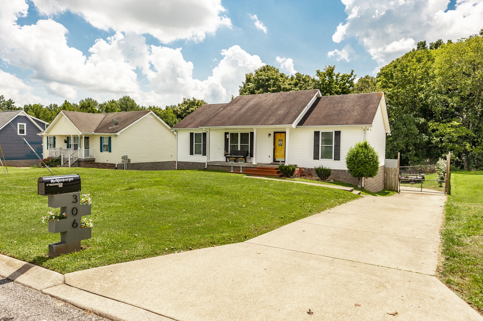 306 Corbitt Ln Property Photo 1
