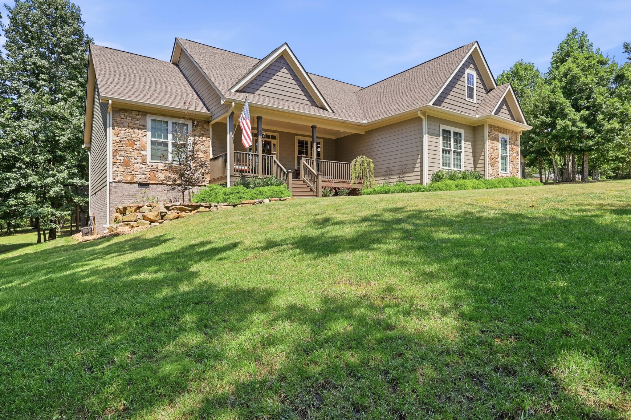 1625 River Bluffs Drive Property Photo 7