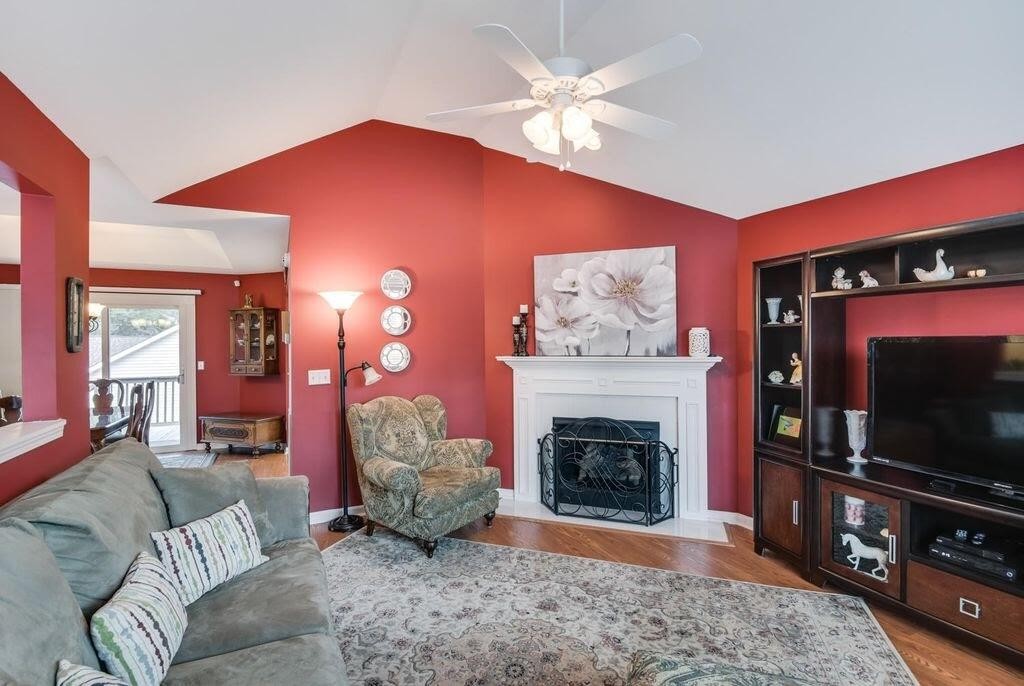 8557 Flowerdale Drive Property Photo 7