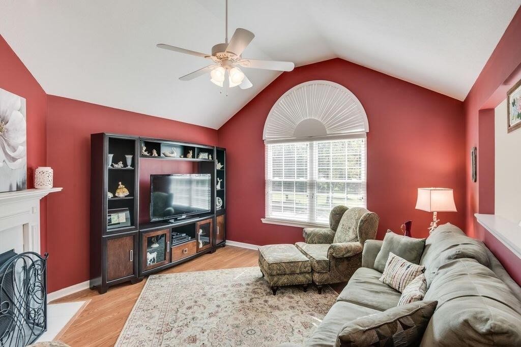 8557 Flowerdale Drive Property Photo 8