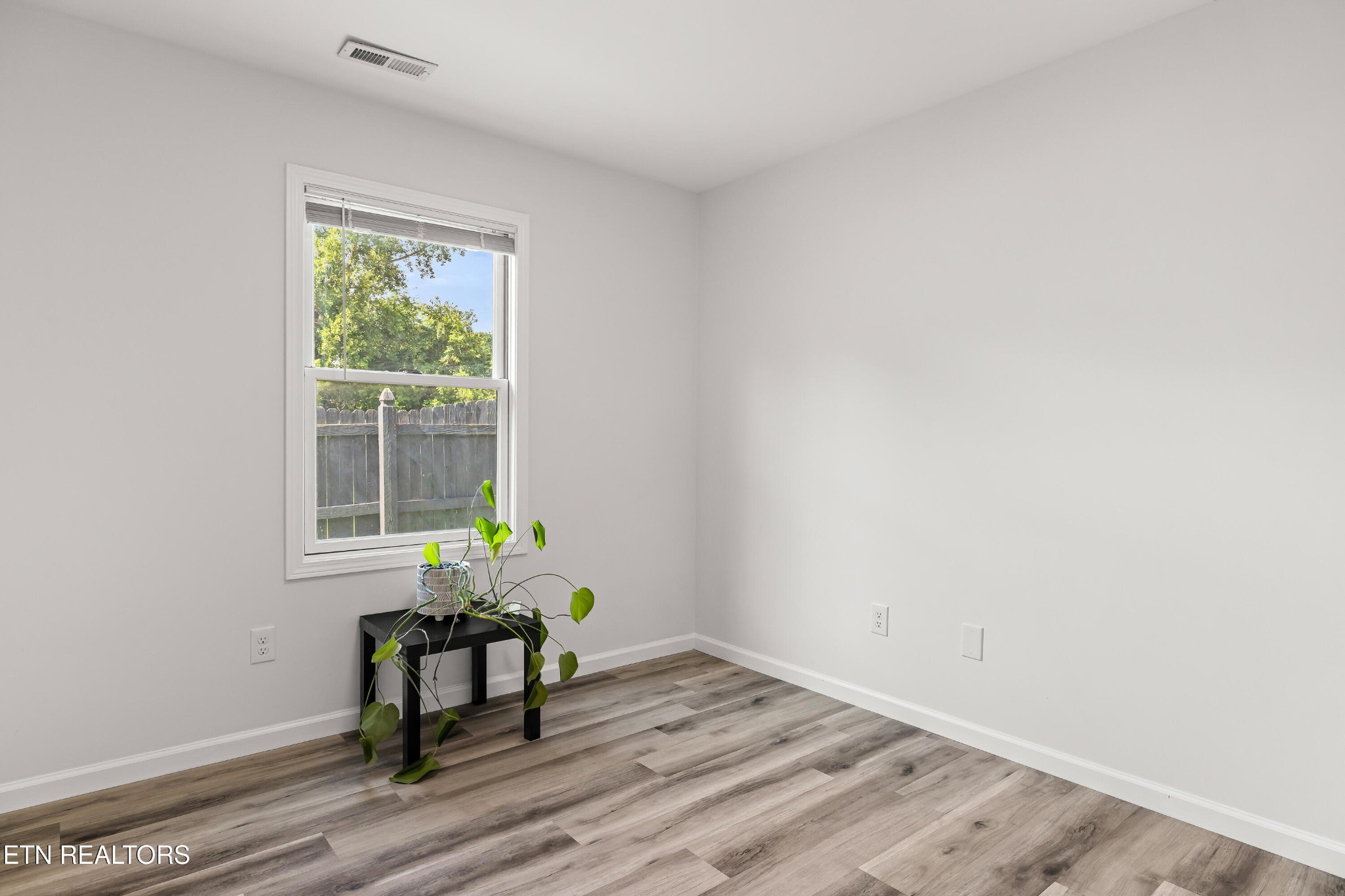 410 Harville St Property Photo 17