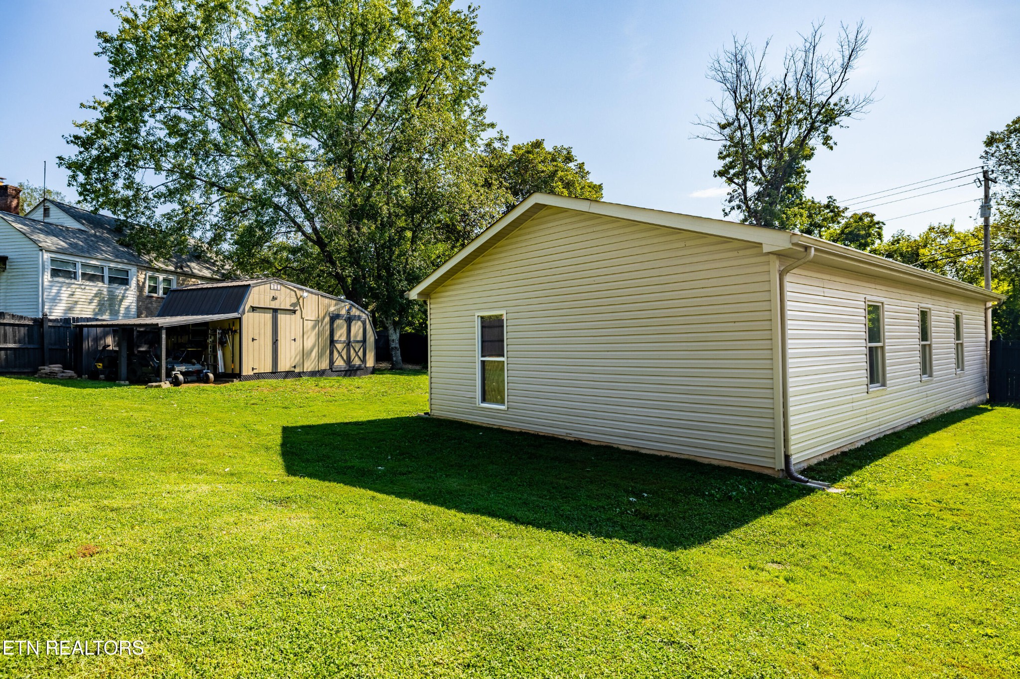 410 Harville St Property Photo 34