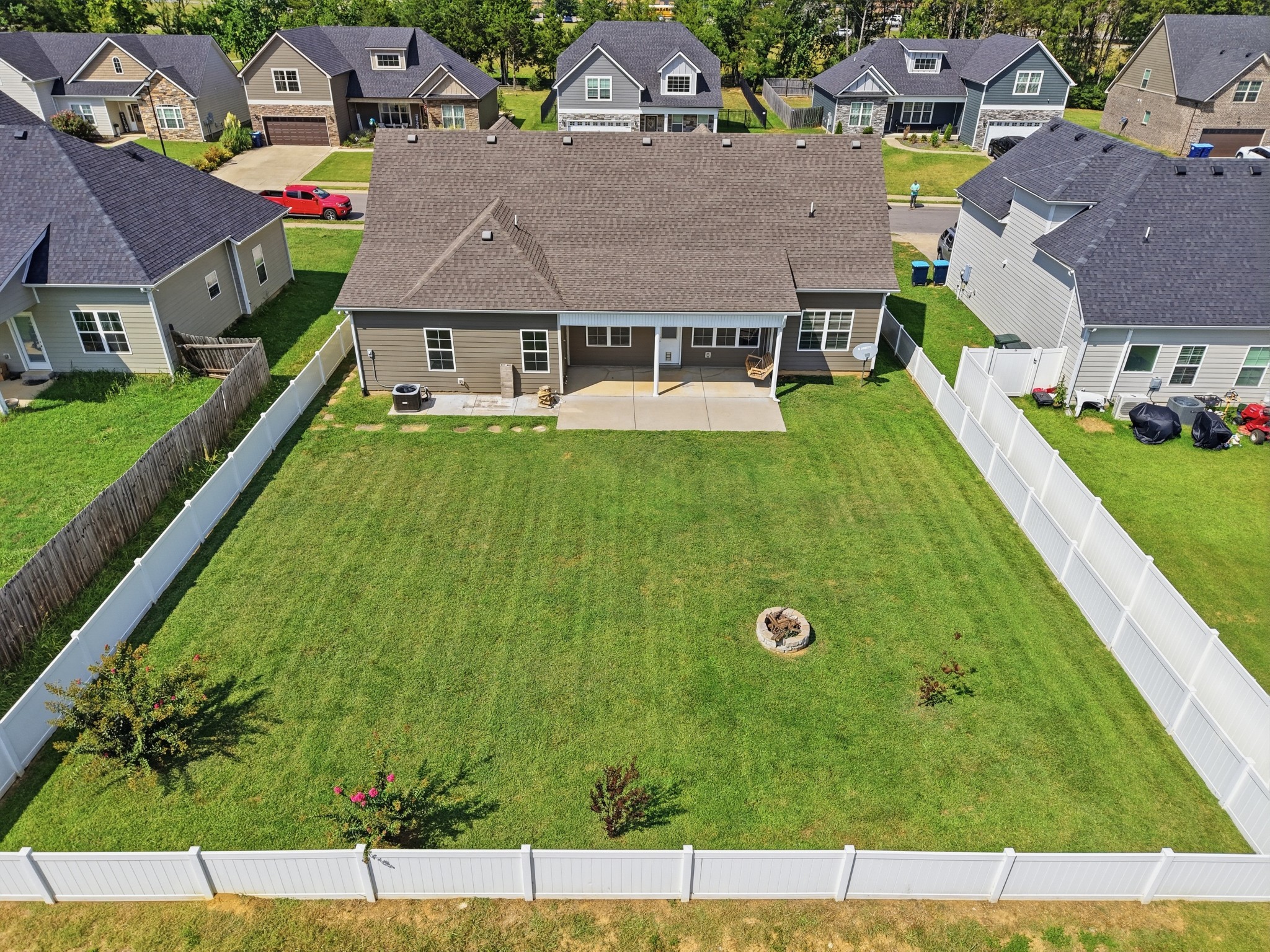 307 Bountiful Dr, N Property Photo 3