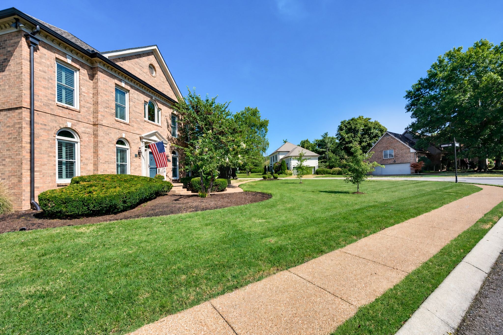 601 Dorshire Ln Property Photo 3