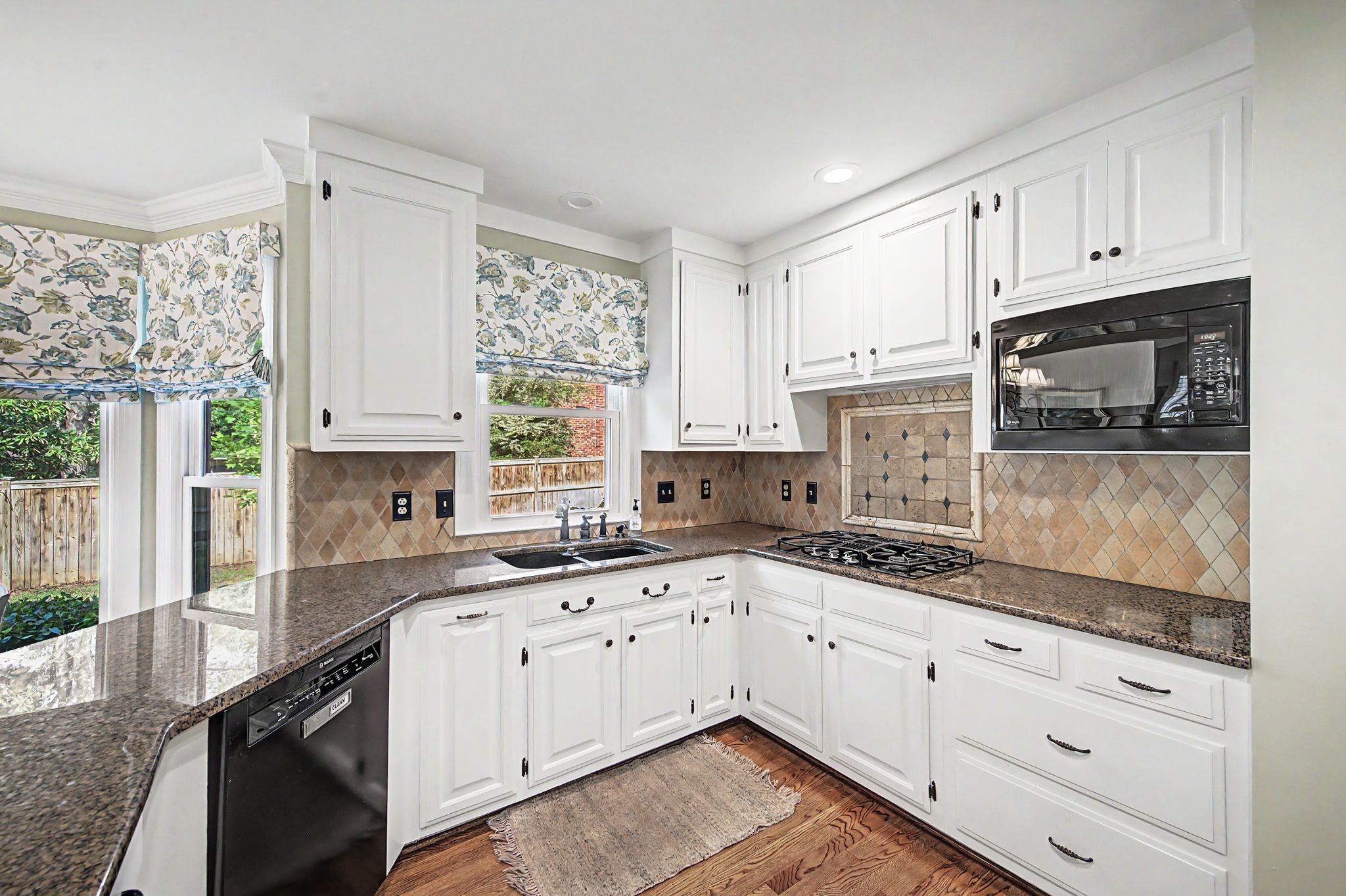 601 Dorshire Ln Property Photo 22