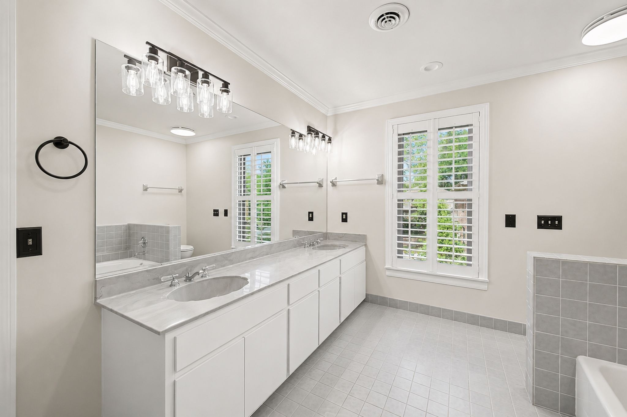 601 Dorshire Ln Property Photo 32