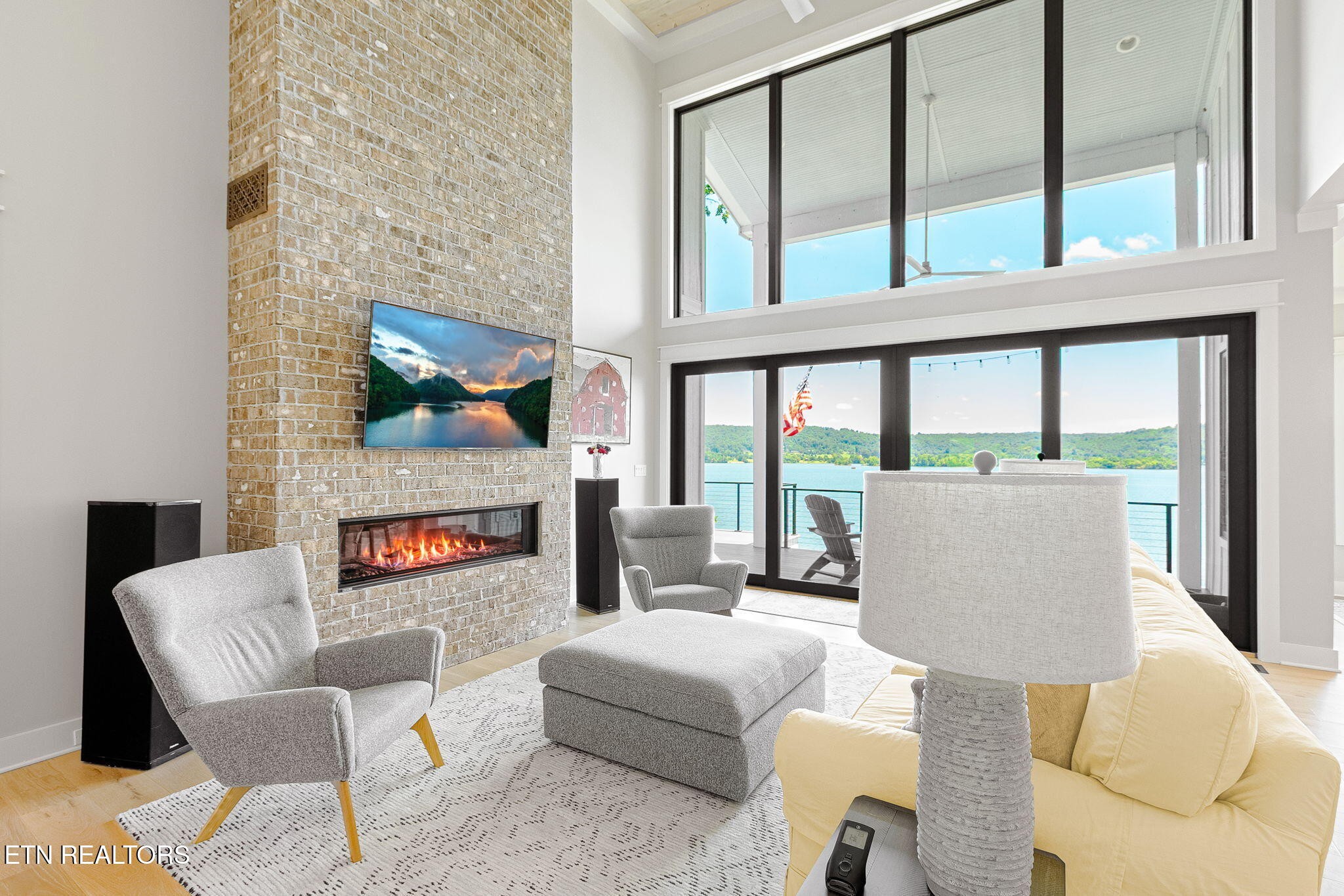 285 E Shore Drive Property Photo 10