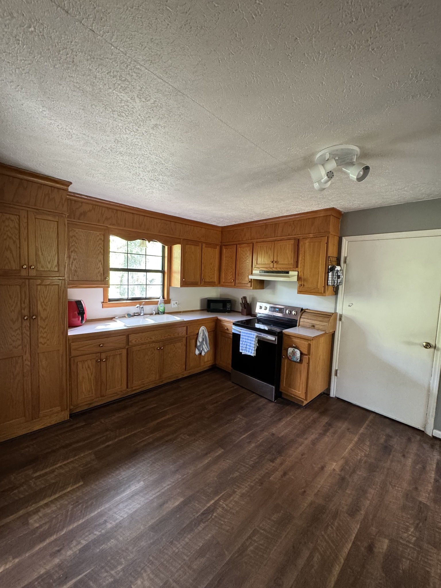 531 Oakley Hollow Rd Property Photo 7