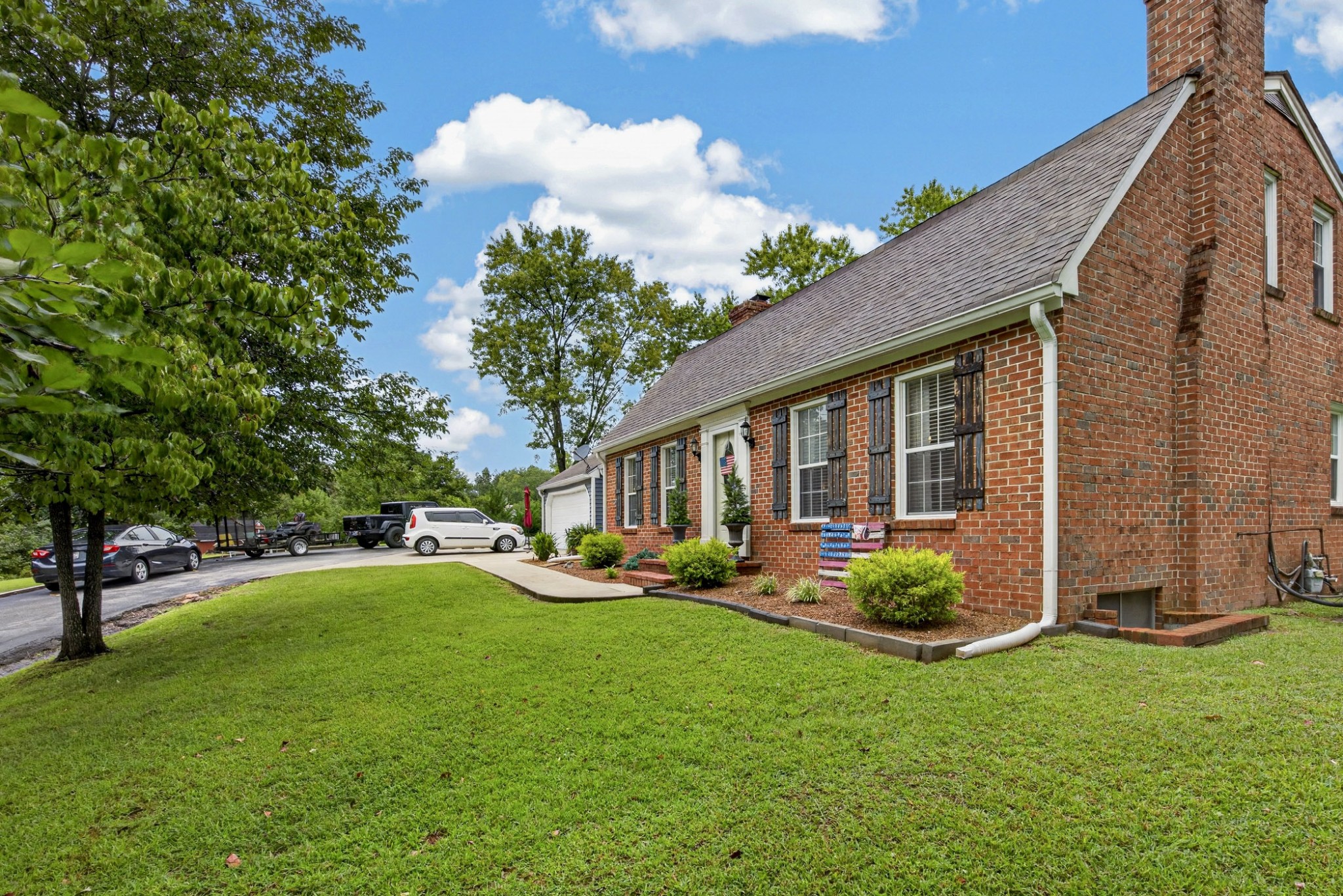115 Sunset Dr