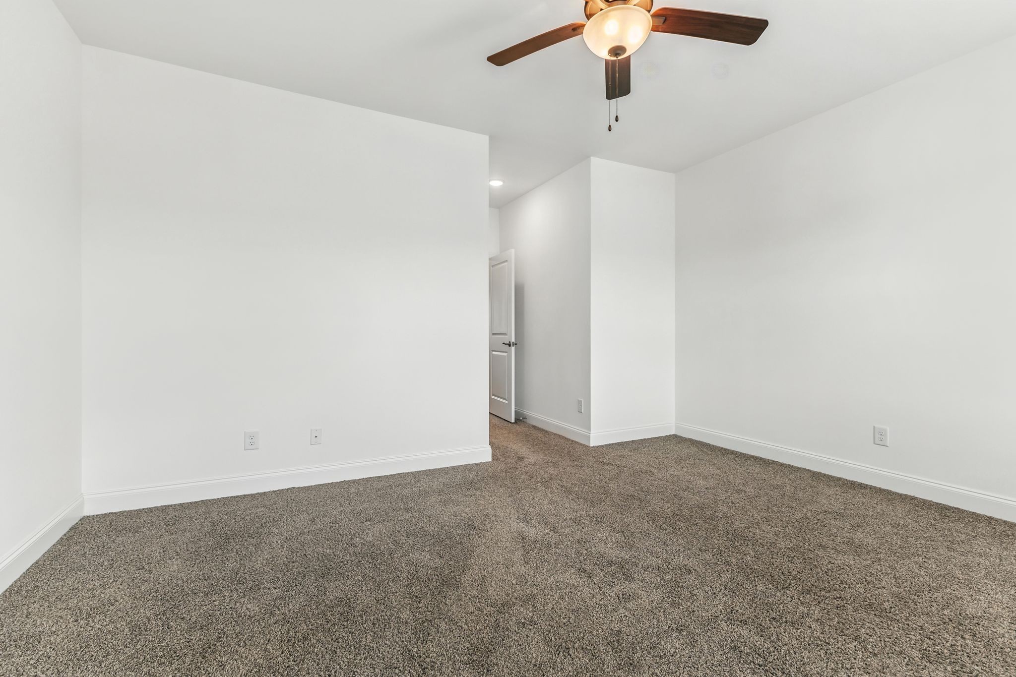 455 Portsdale Dr Property Photo 22
