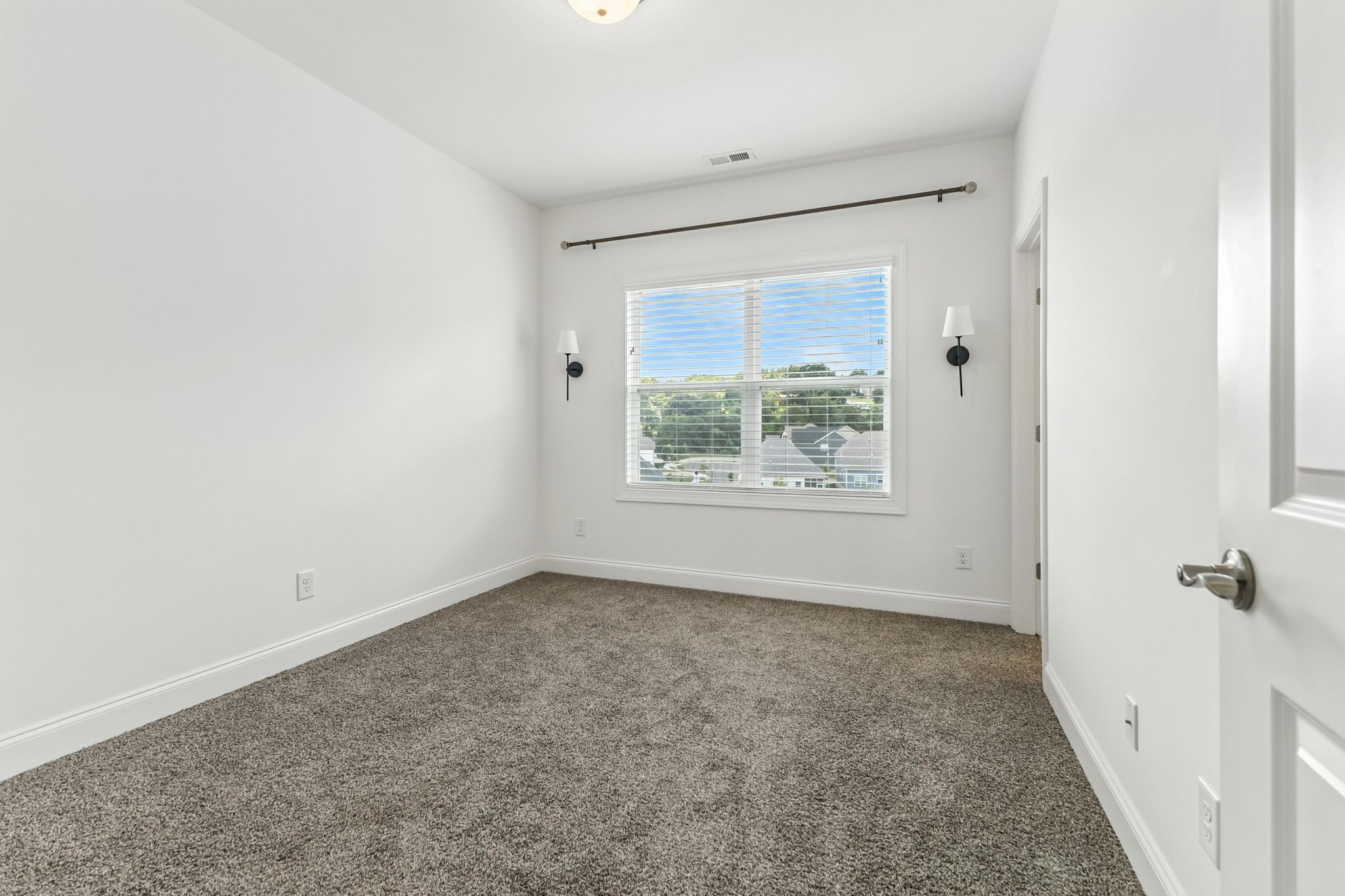 455 Portsdale Dr Property Photo 26