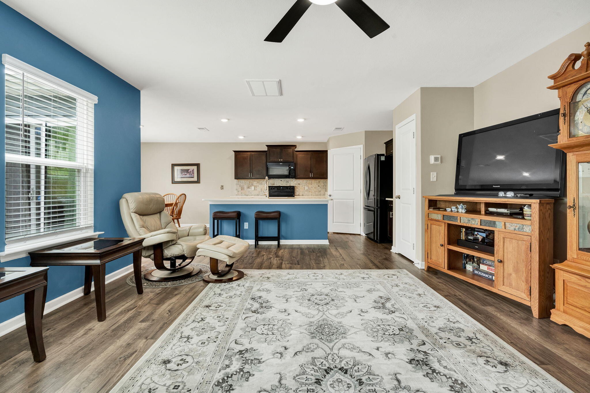 3350 Serenity Drive, Ne Property Photo 4