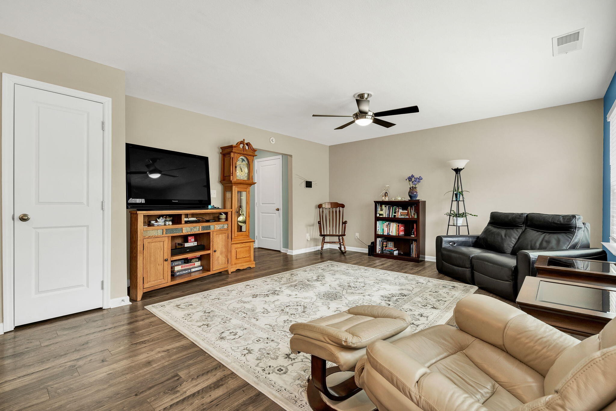3350 Serenity Drive, Ne Property Photo 6